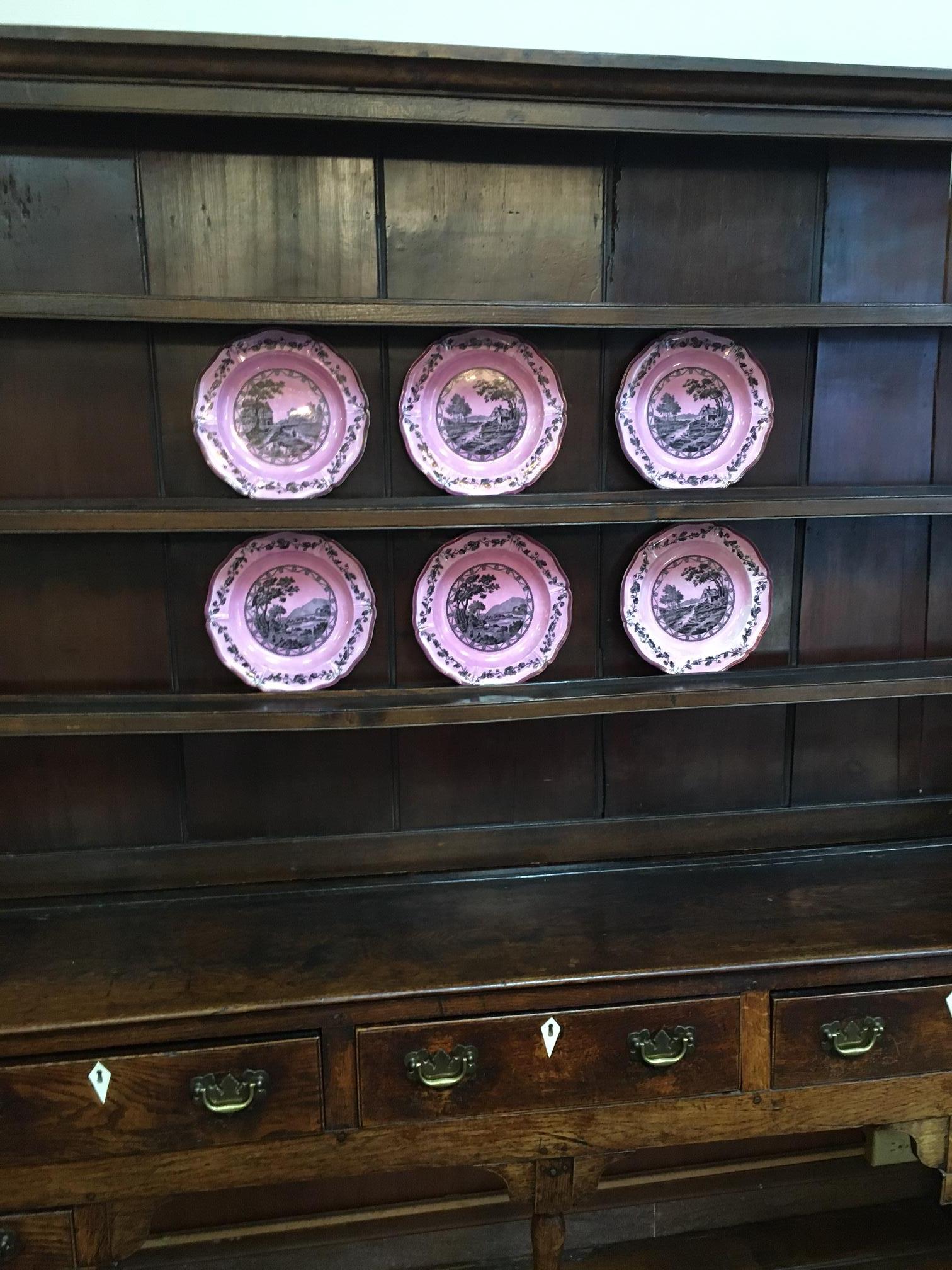Armario galés inglés del s. XVIII de roble con cinco cajones y escudos de hueso en venta 5