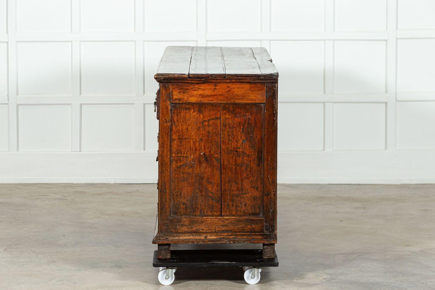 18thC English Vernacular Elm Dresser For Sale 7