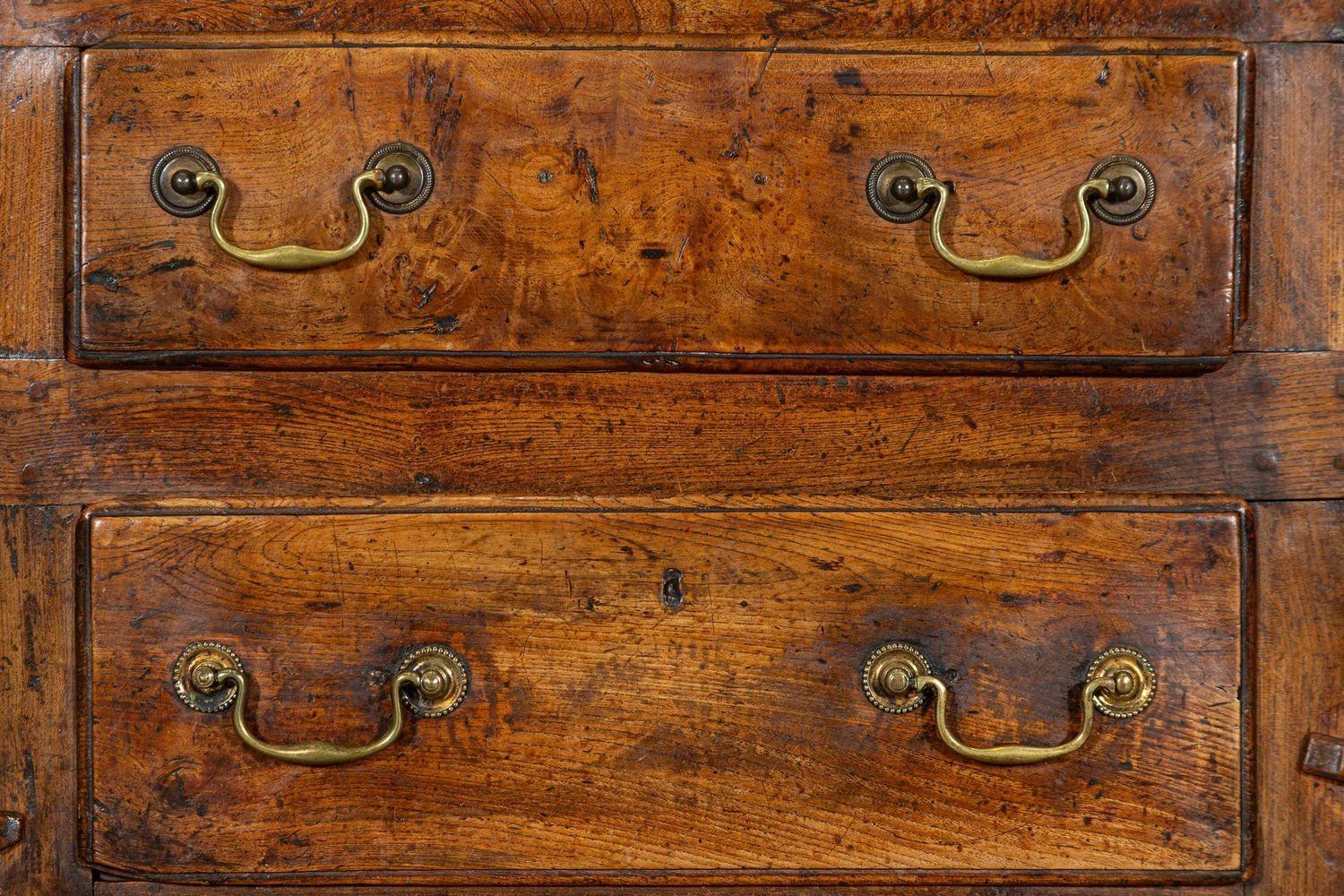 18thC English Vernacular Elm Dresser For Sale 8