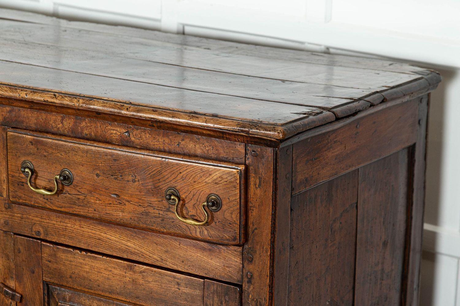 18thC English Vernacular Elm Dresser For Sale 11