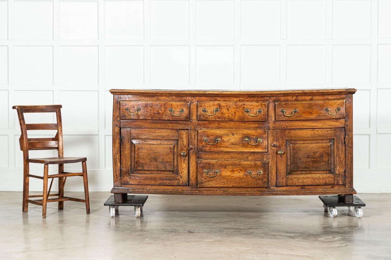 18thC English Vernacular Elm Dresser For Sale 1