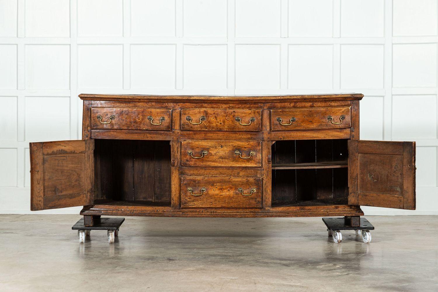 18thC English Vernacular Elm Dresser For Sale 2