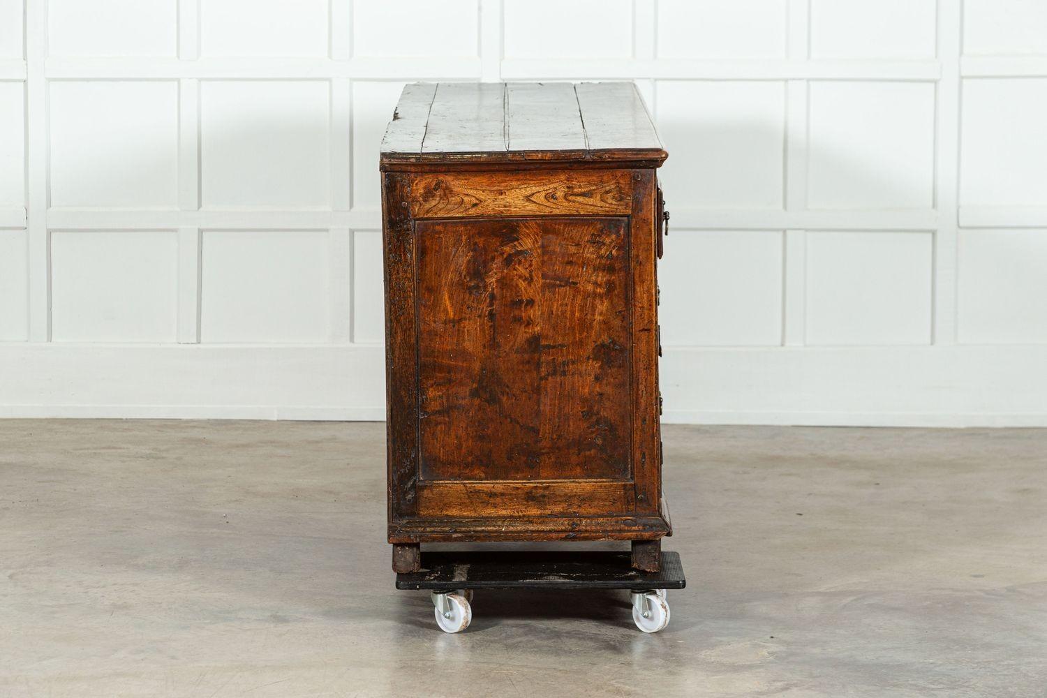 18thC English Vernacular Elm Dresser For Sale 5
