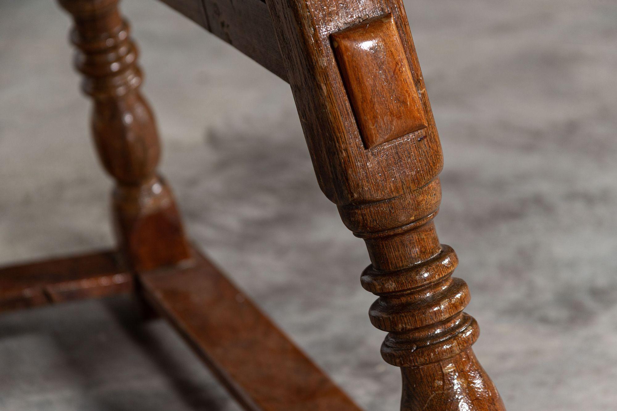 18th Century English Vernacular Oak Work Table For Sale 3
