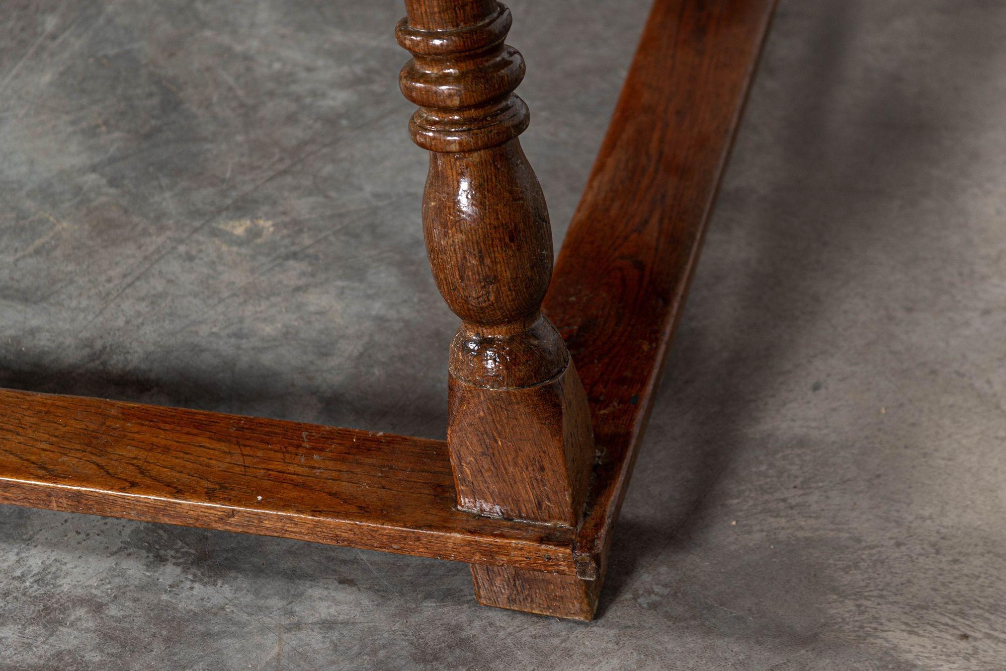 18th Century English Vernacular Oak Work Table For Sale 4