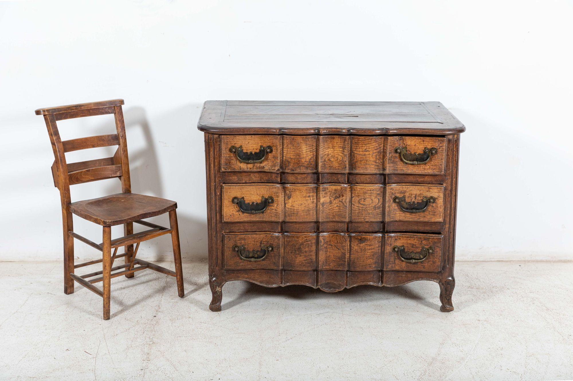 18thC French Provincial Serpentine Walnut Commode For Sale 8