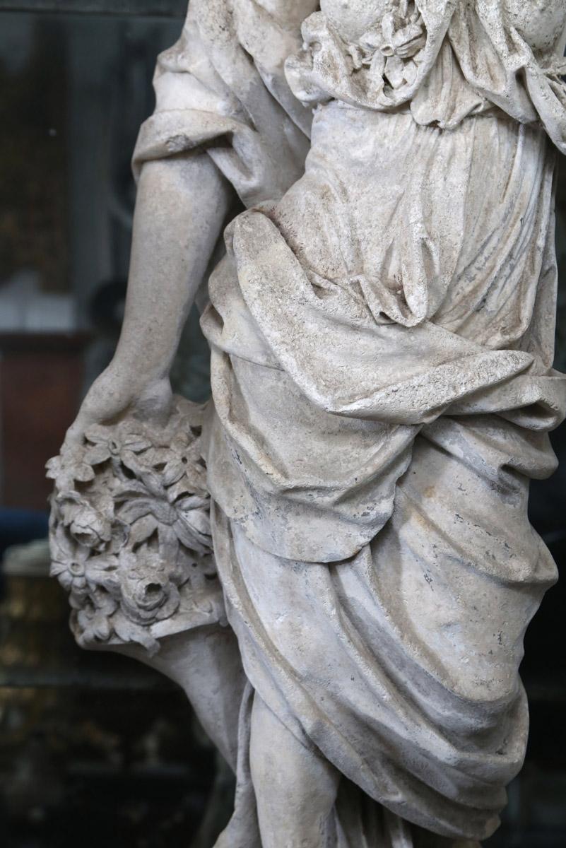18th Century French Stone Statue of Flora For Sale 1