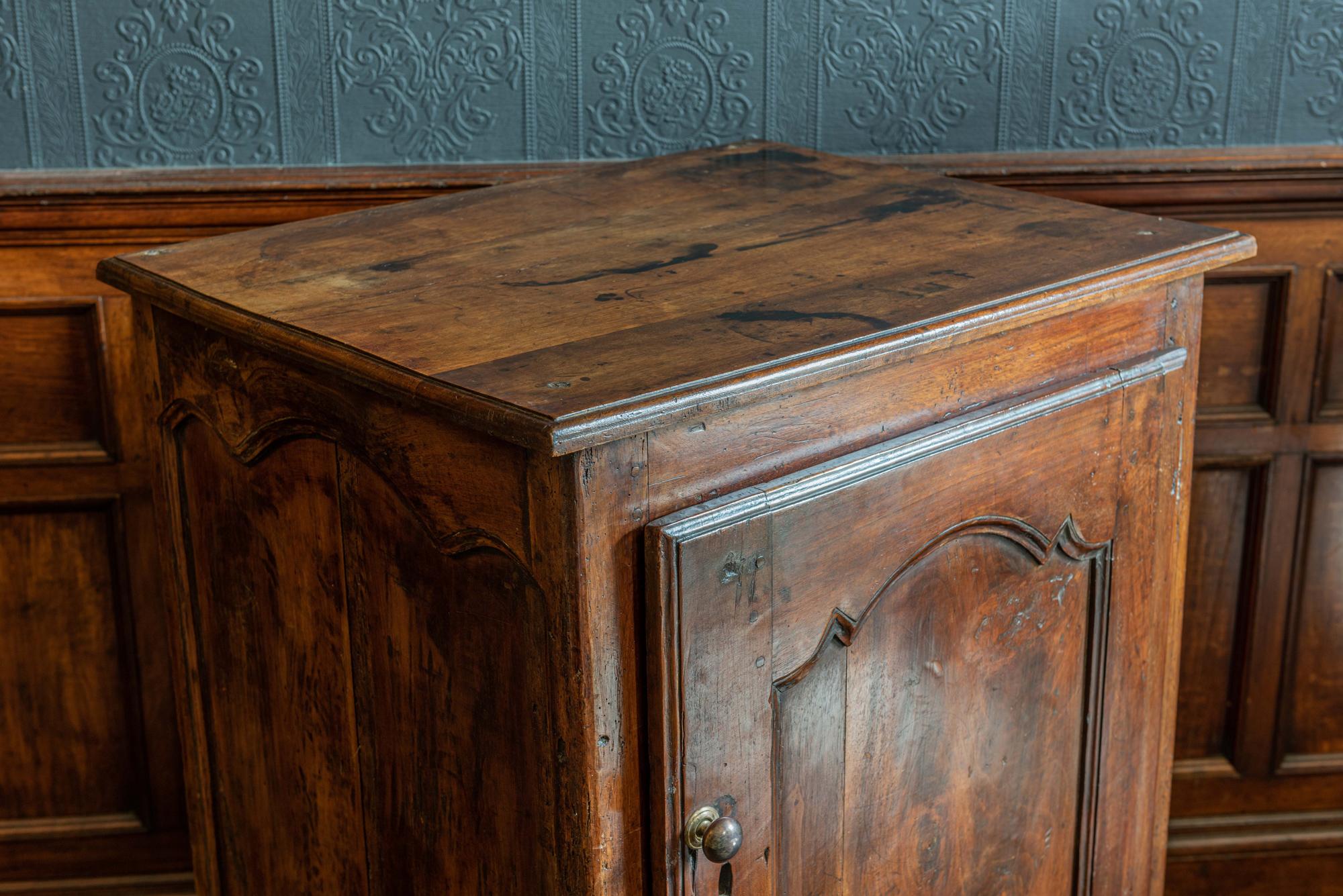 18th Century French Walnut Provincial Buffet For Sale 2