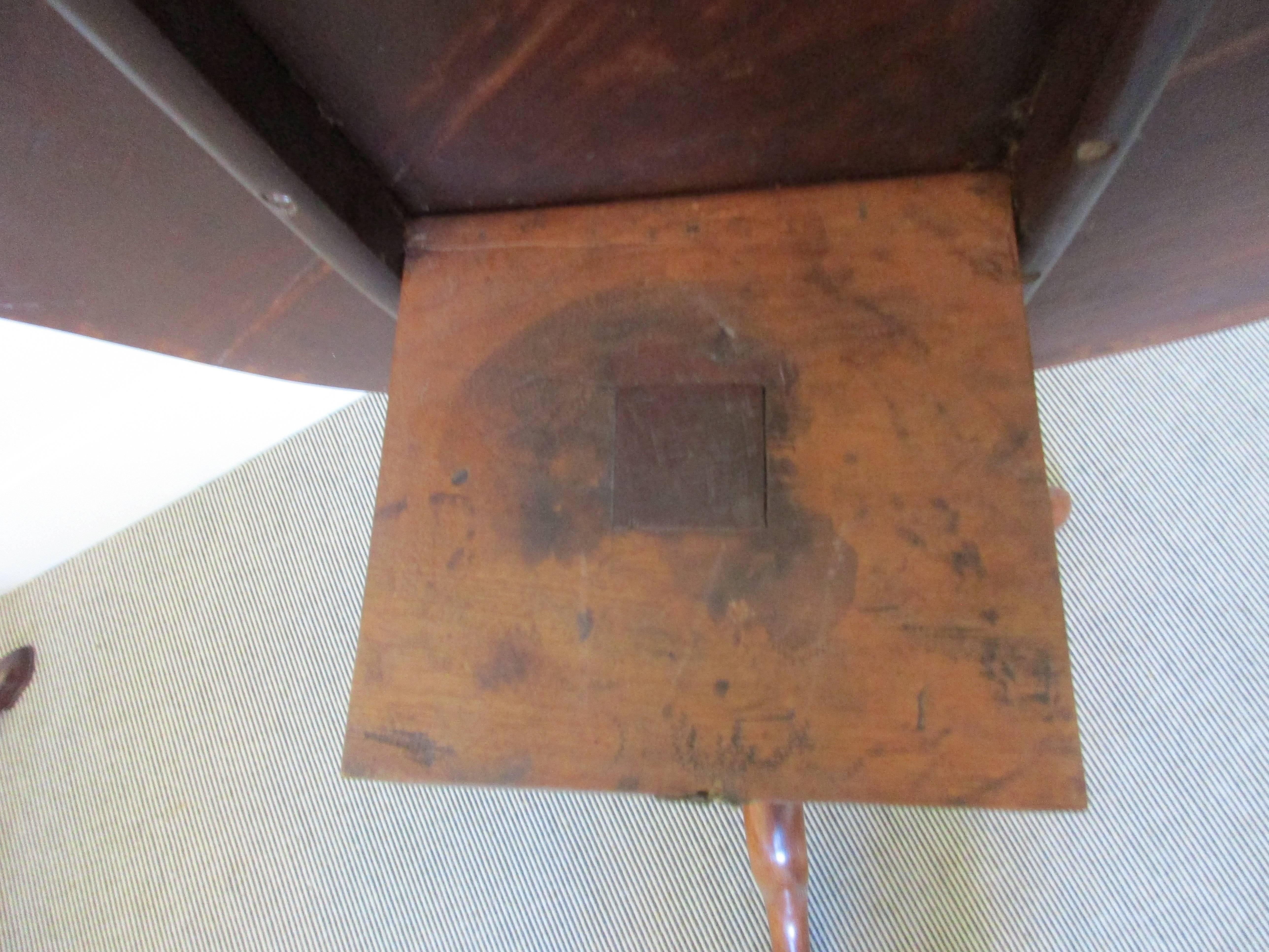 Hand-Crafted 18th Century Georgian Mahogany Tilt Top Table For Sale