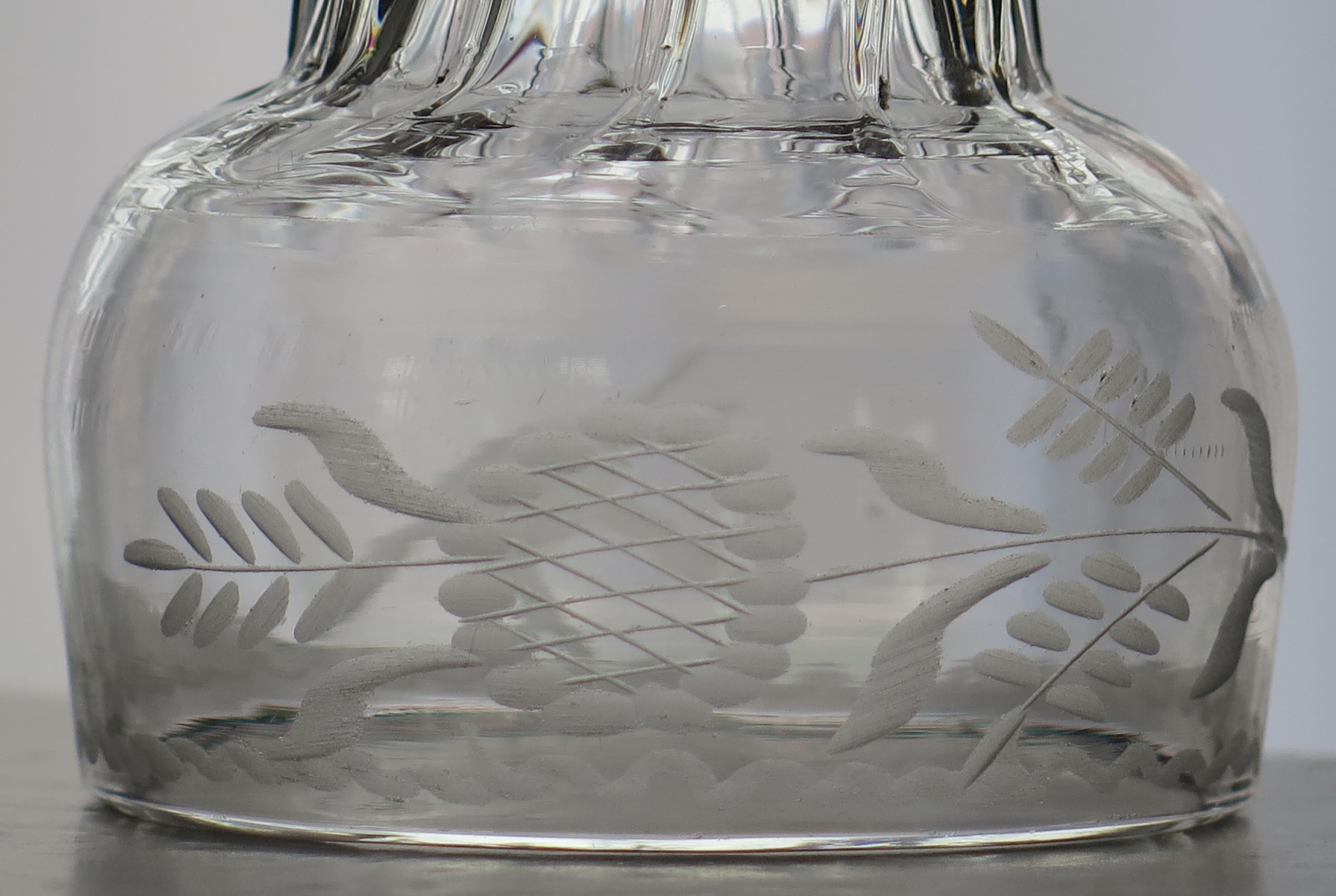Georgianische mundgeblasene und gravierte Schale aus Monteith- oder Bonnetglas aus dem 18. Jahrhundert, um 1750 im Angebot 2
