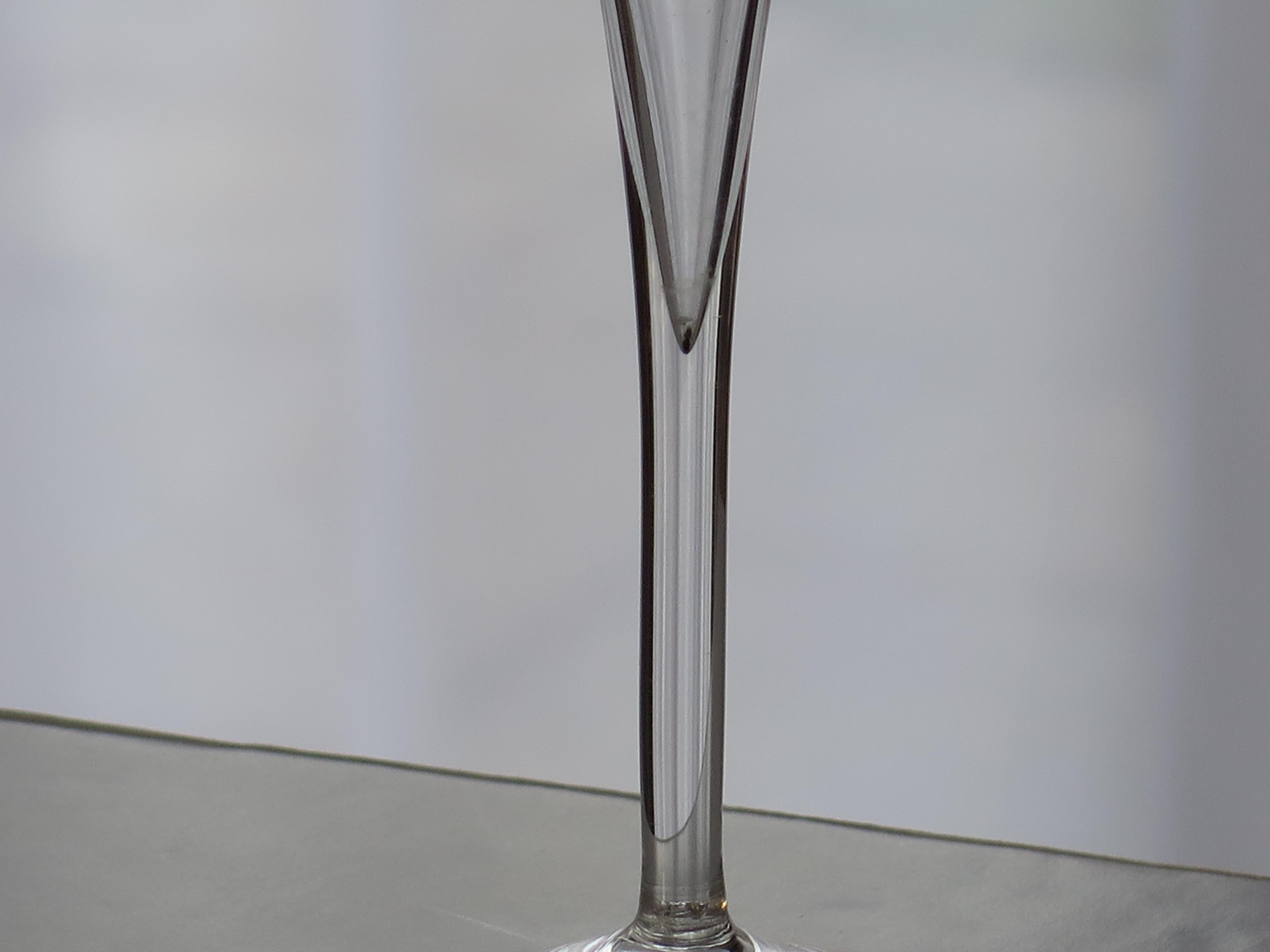 Inglese Bicchiere da brindisi georgiano del XVIII secolo con coppa a tromba disegnata - raro, CIRCA 1750 in vendita