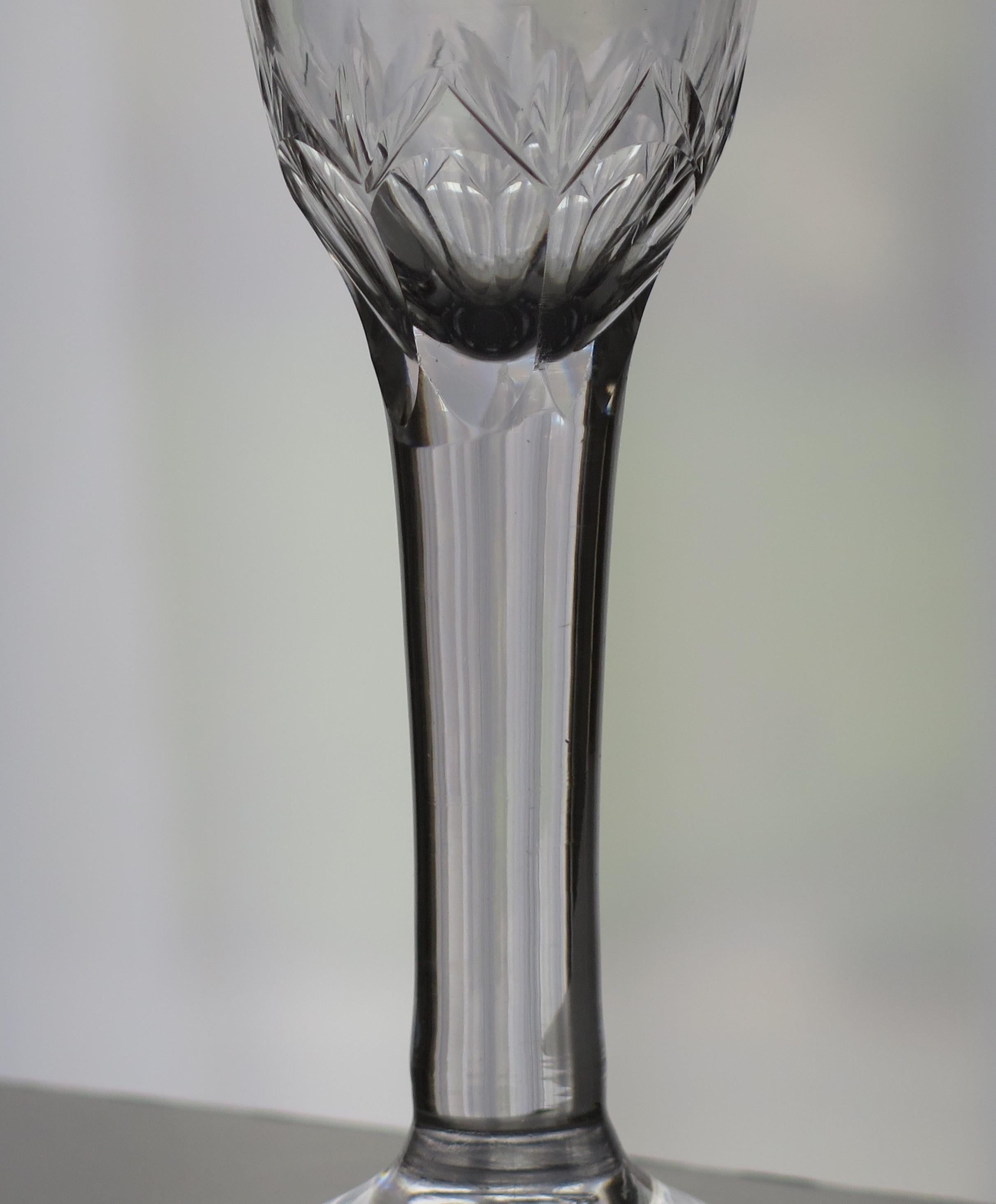 Inglese Bicchiere da vino georgiano del XVIII secolo con incisione OXO, stelo massiccio, circa 1760 in vendita