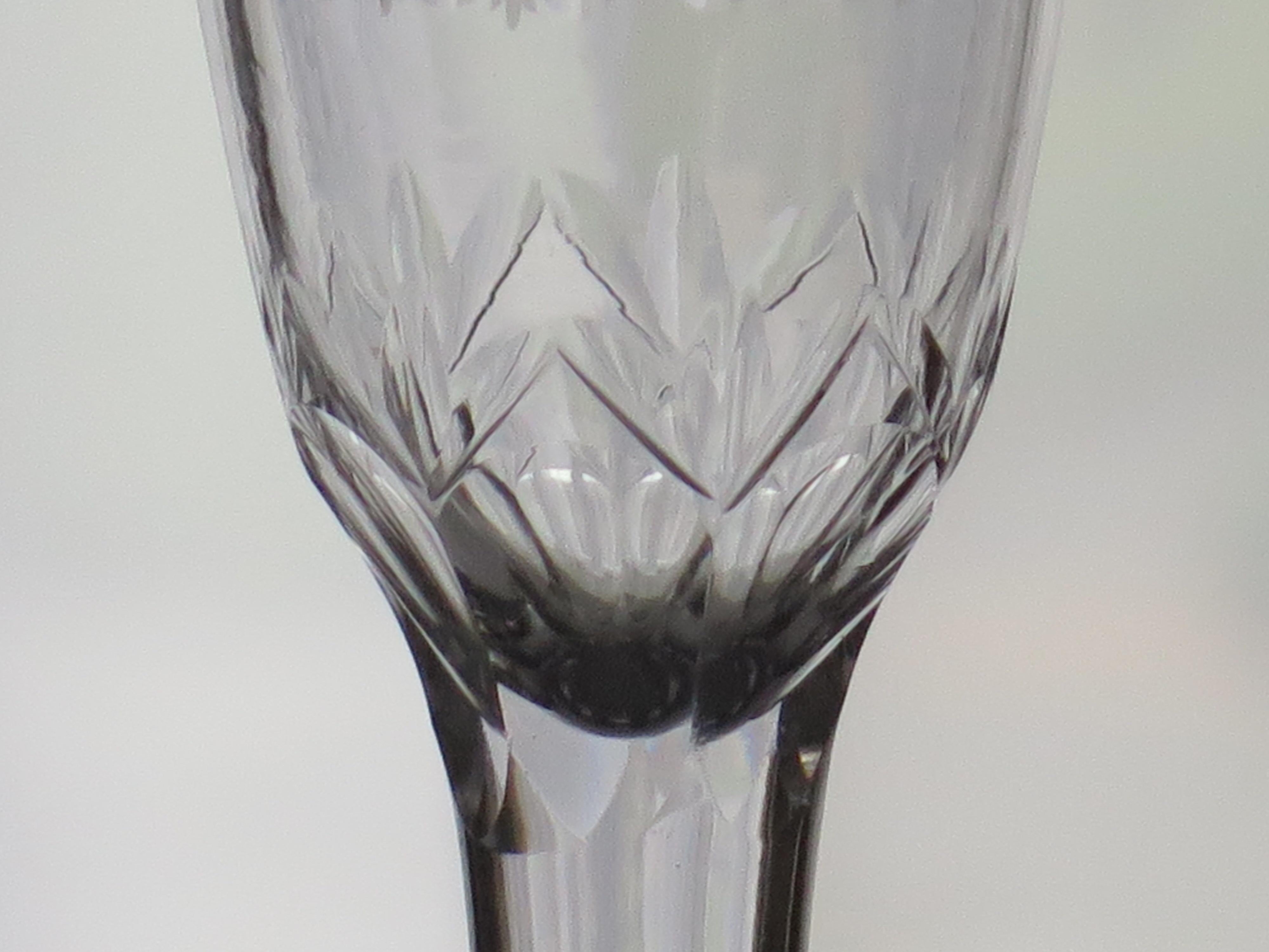 18. Jahrhundert georgische Wein Trinkglas OXO gravierte Schale festen Stem, CIRCA 1760 (Glas) im Angebot
