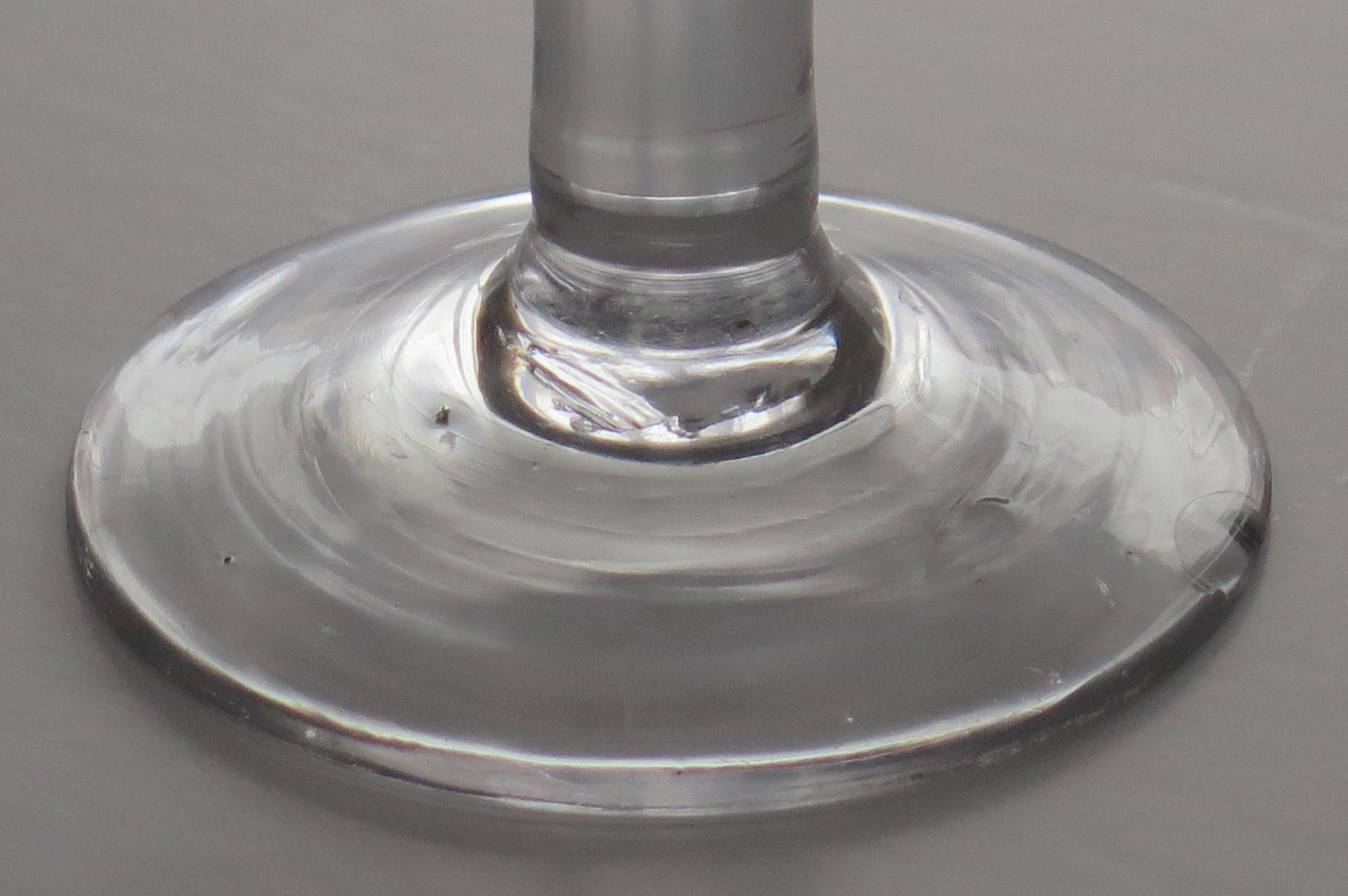 Bicchiere da vino georgiano del XVIII secolo con incisione OXO, stelo massiccio, circa 1760 in vendita 2