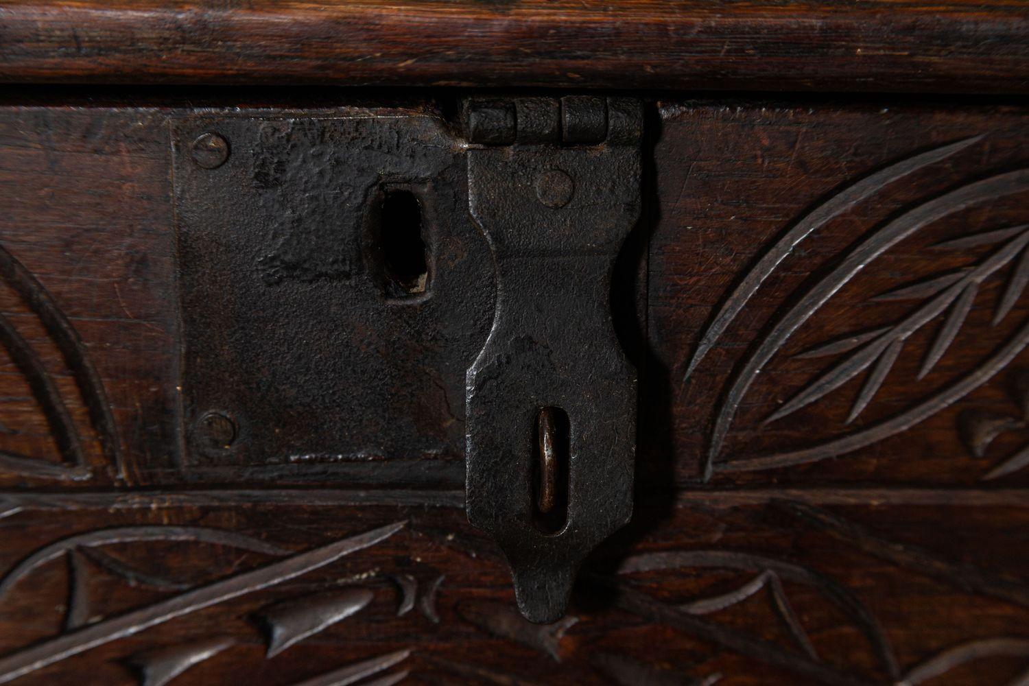 18thC Irish Oak Bible Box Coffer Stool For Sale 8