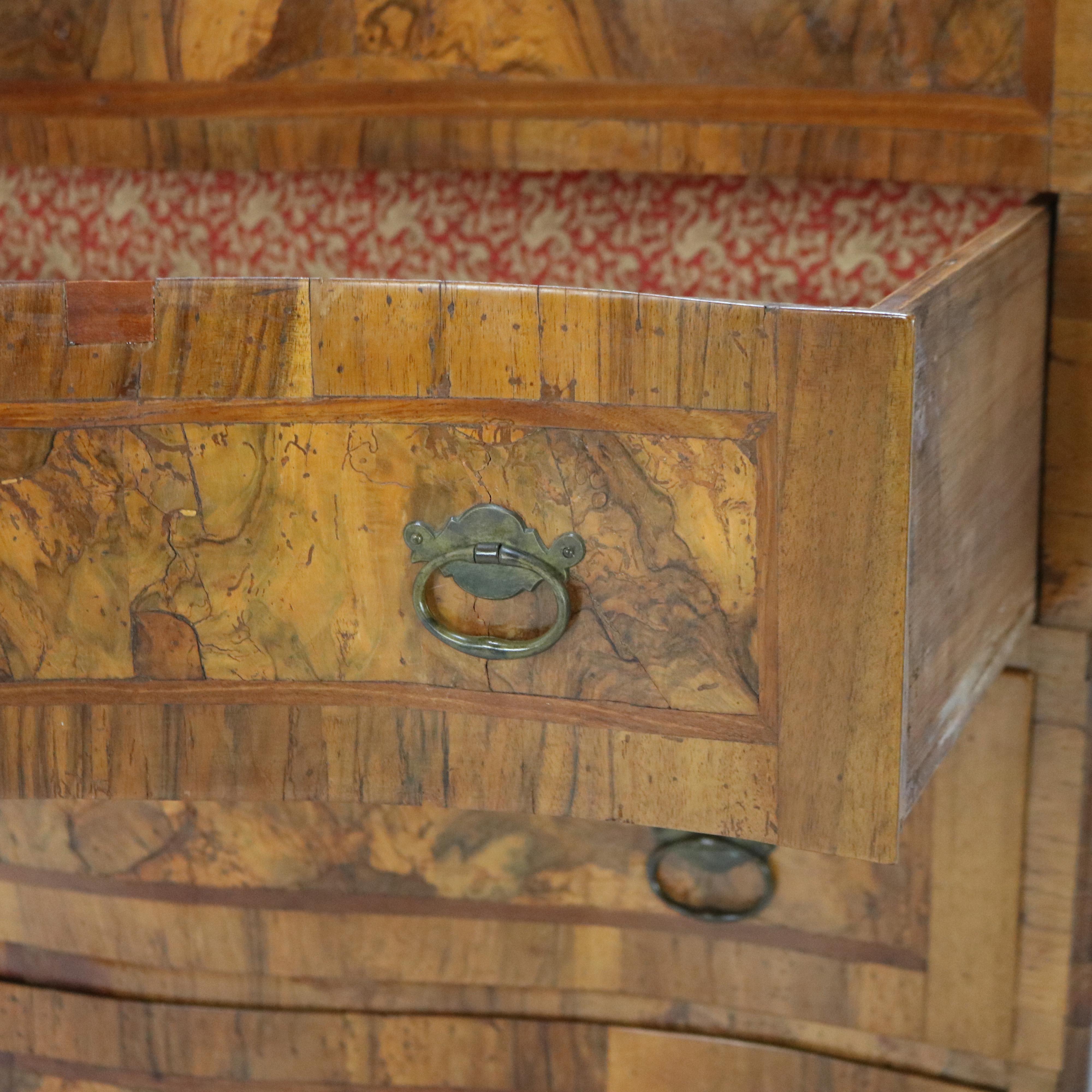 Scrivania in legno d'olivo, palissandro e radica del 18° secolo, c1770 in vendita 11