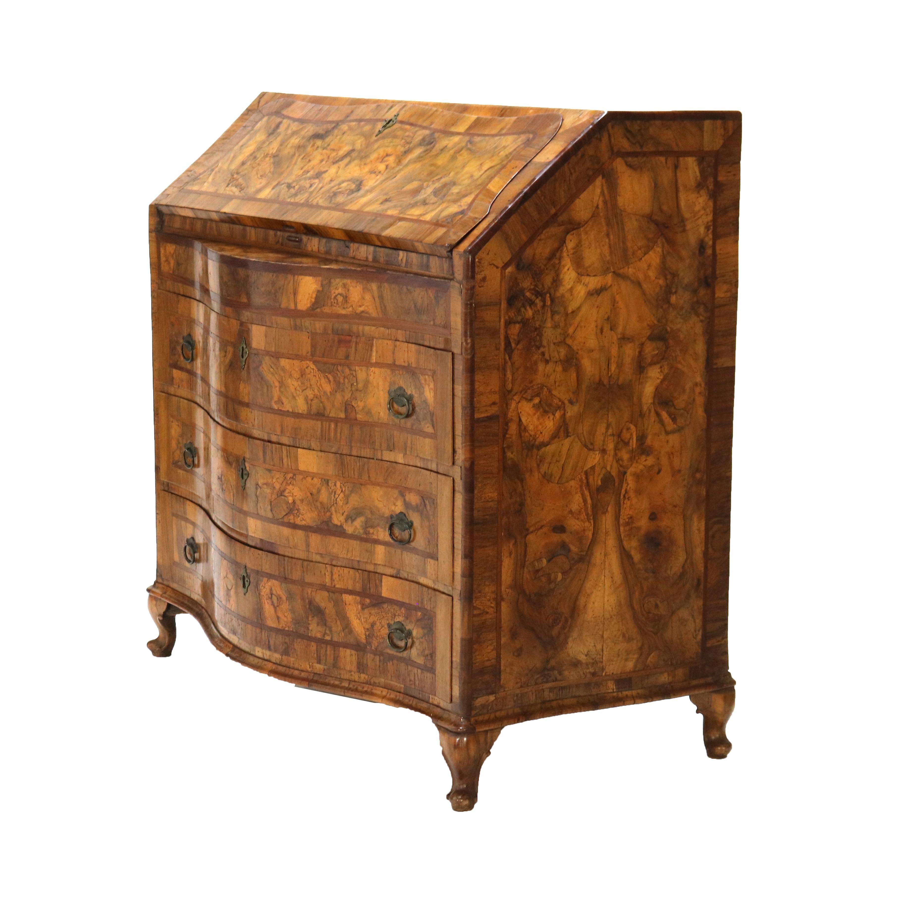 Scrivania in legno d'olivo, palissandro e radica del 18° secolo, c1770 in vendita 12