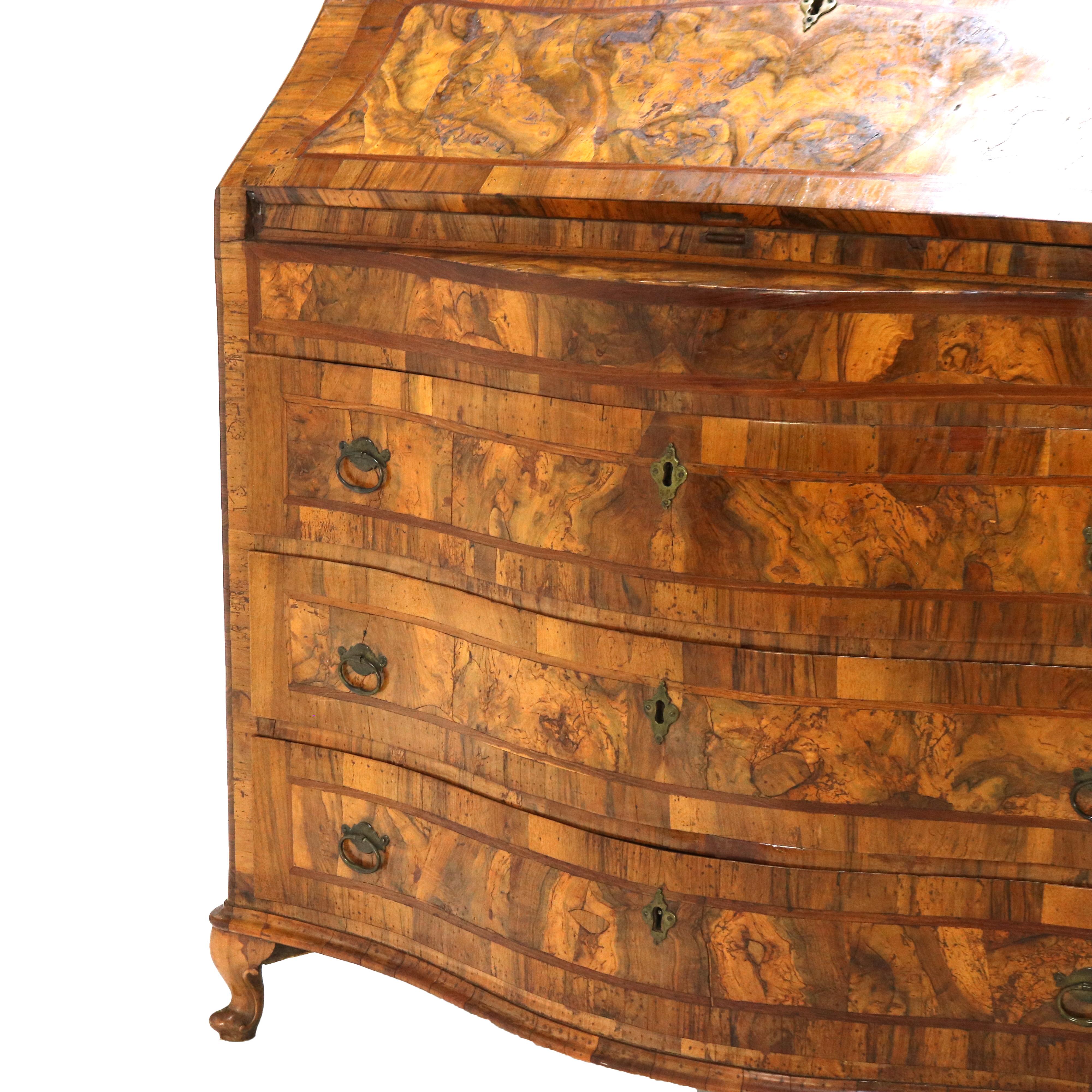 Fino al XVIII secolo Scrivania in legno d'olivo, palissandro e radica del 18° secolo, c1770 in vendita