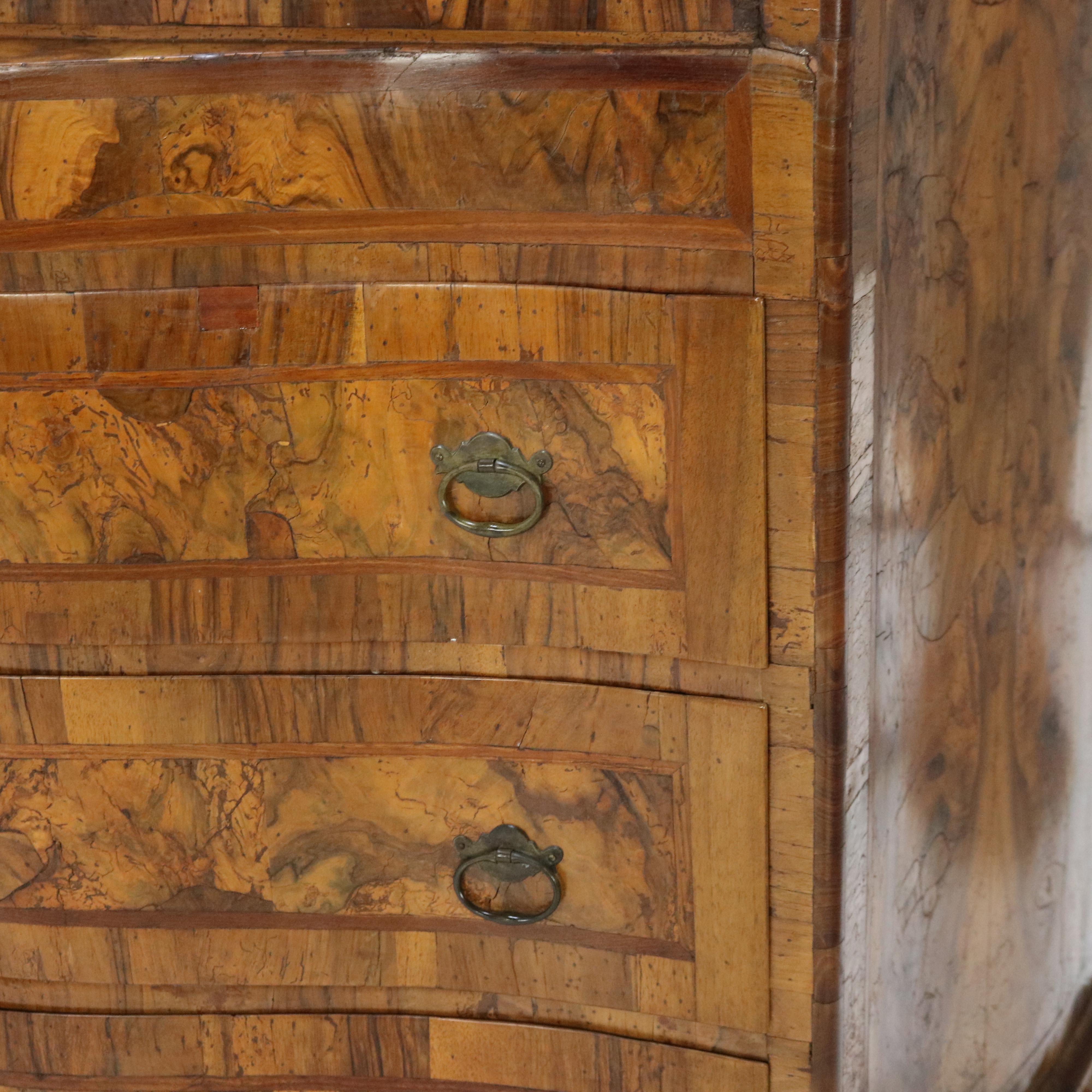 Ulivo Scrivania in legno d'olivo, palissandro e radica del 18° secolo, c1770 in vendita