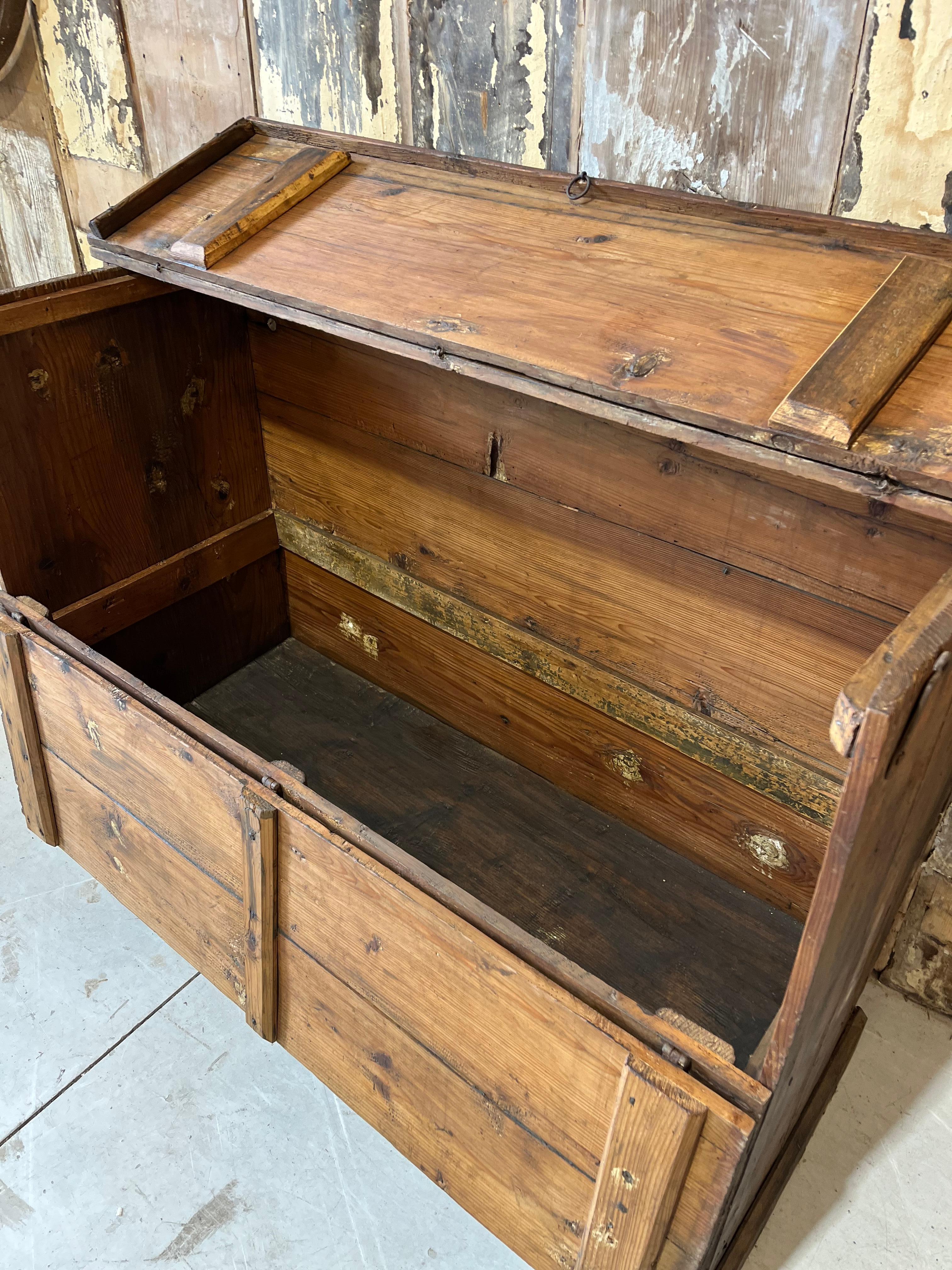 18thC Italian flour kneading-trough in vendita 9