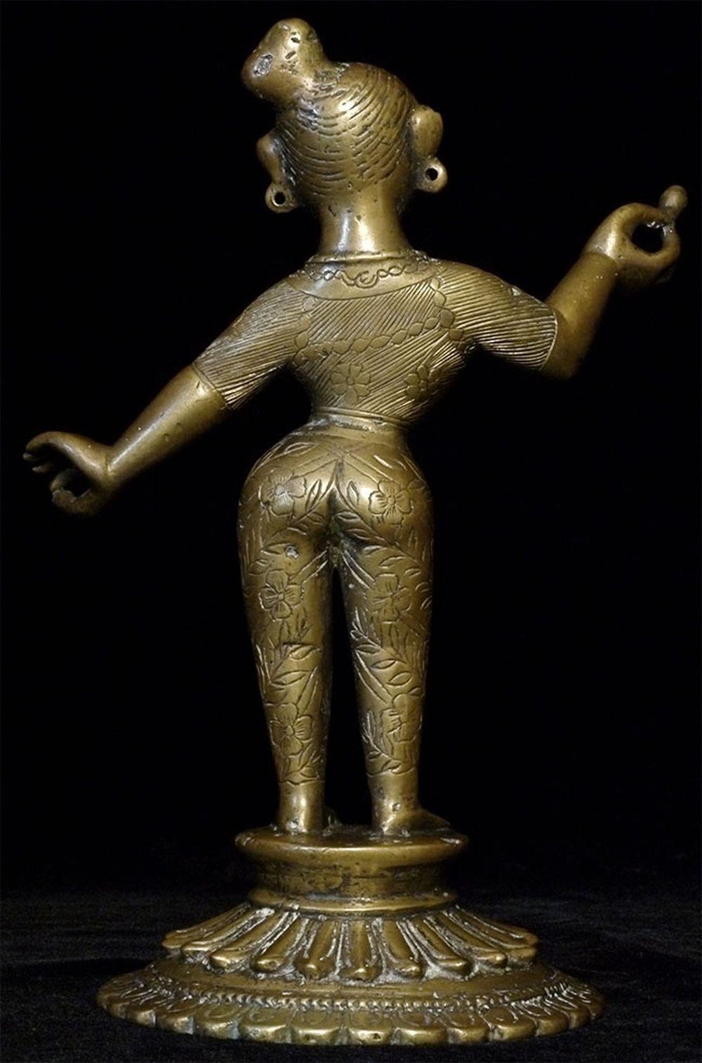 Bronze 18thc Large Antique Solid Cast South Indian Female Deity, Uma 9668 For Sale
