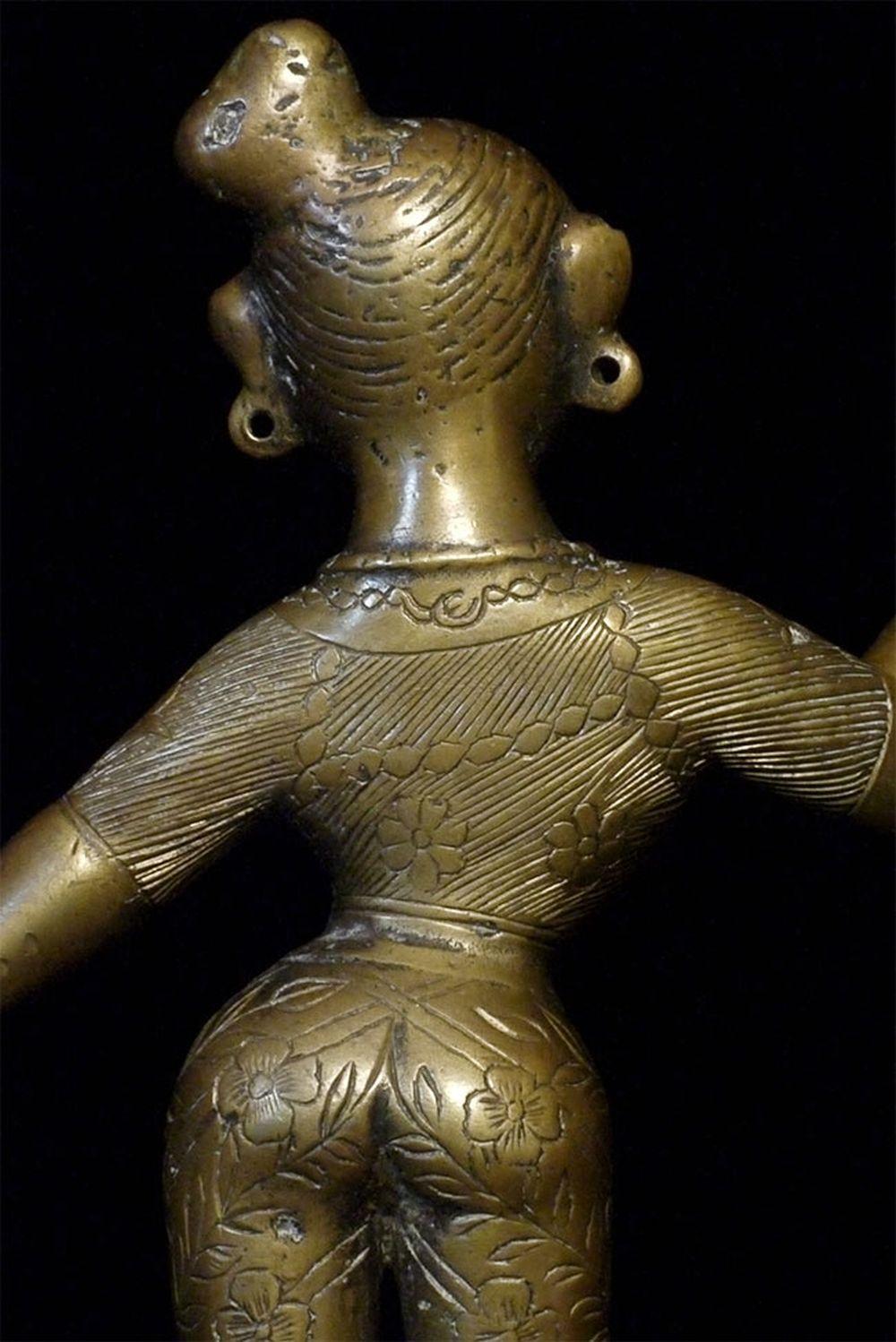 18thc Large Antique Solid Cast South Indian Female Deity, Uma 9668 For Sale 1
