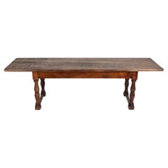 Grande table à tiroirs en noyer français du 18ème siècle