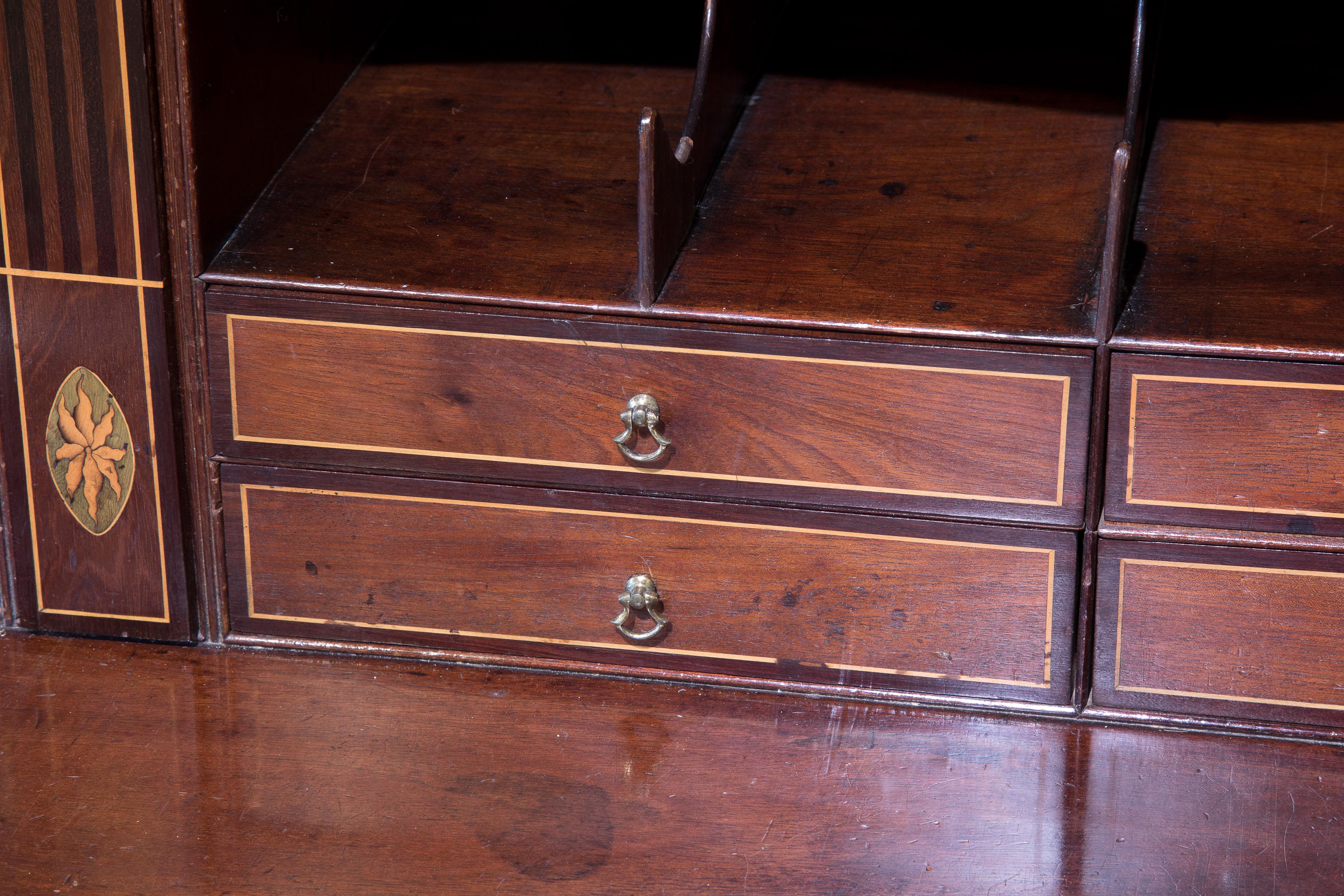 18th Century Mahogany Bureau with Inlaid Interior and Secret Drawers, circa 1780 In Good Condition For Sale In Salisbury, GB