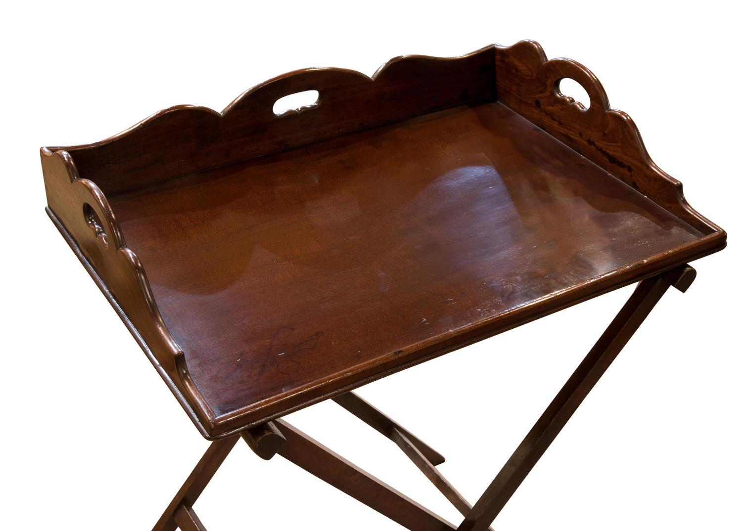 18thc Mahogany Butlers Tray with Shaped Gallery In Good Condition In Salisbury, GB