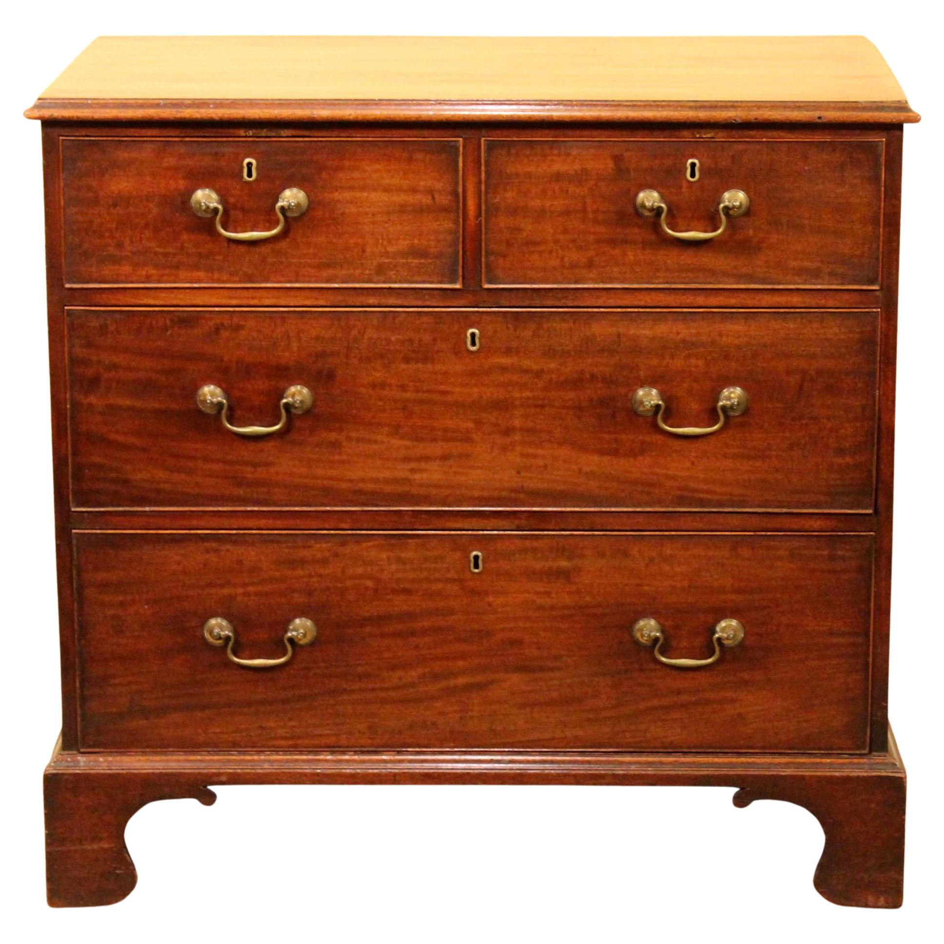 18thc. Mahogany Chest of Drawers For Sale