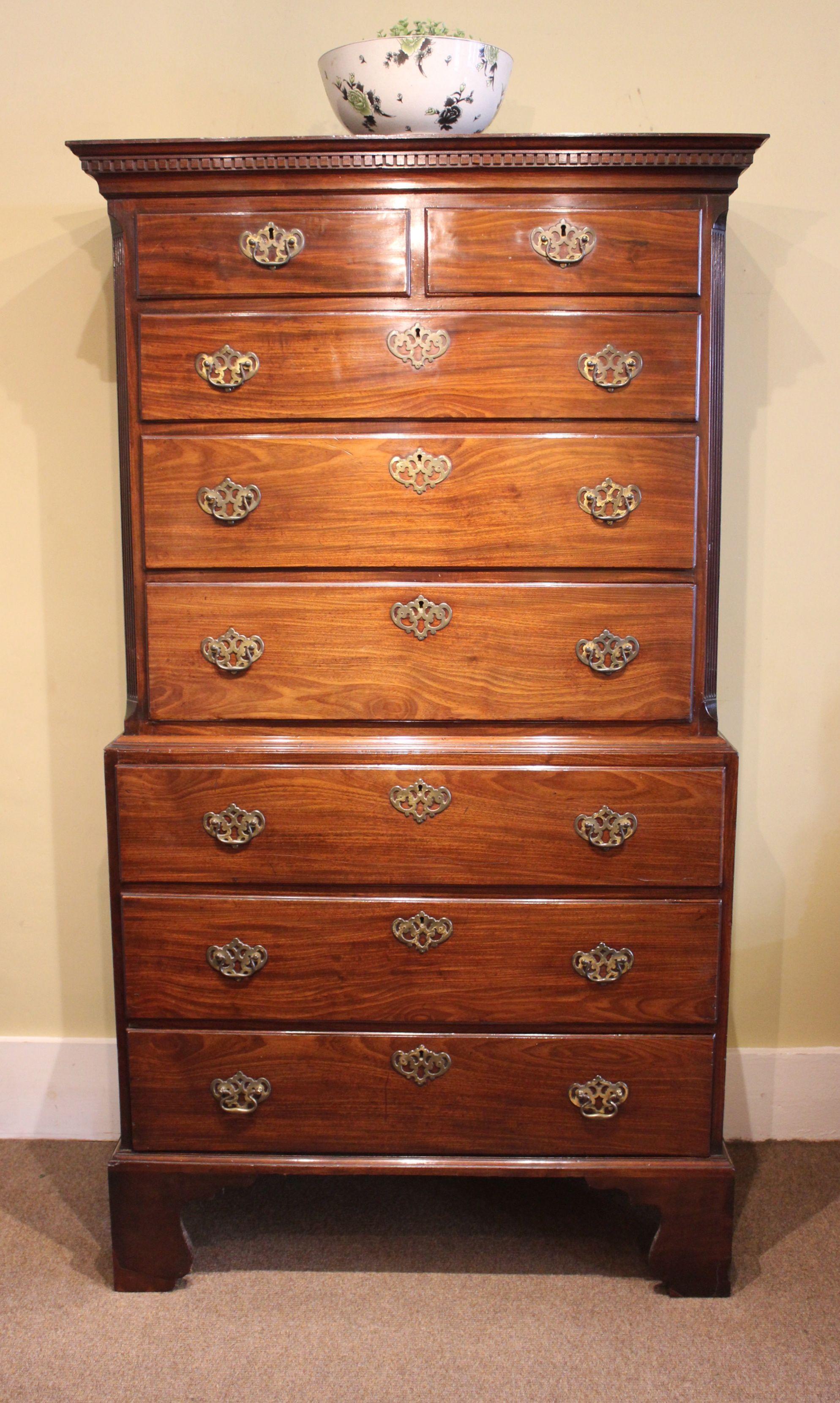 18th C. Mahogany Chest on Chest In Good Condition For Sale In Sherborne, GB