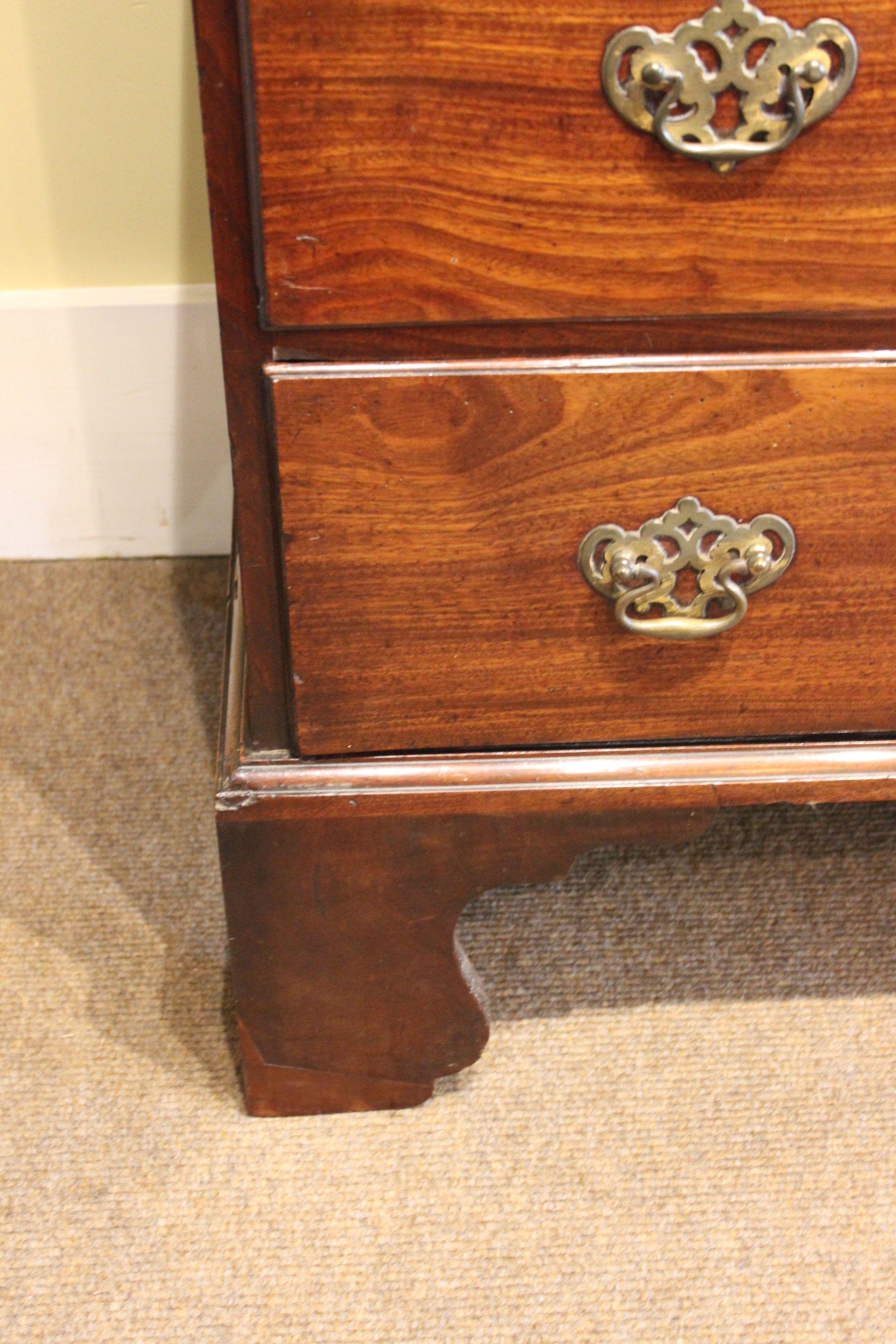 18th C. Mahogany Chest on Chest For Sale 3
