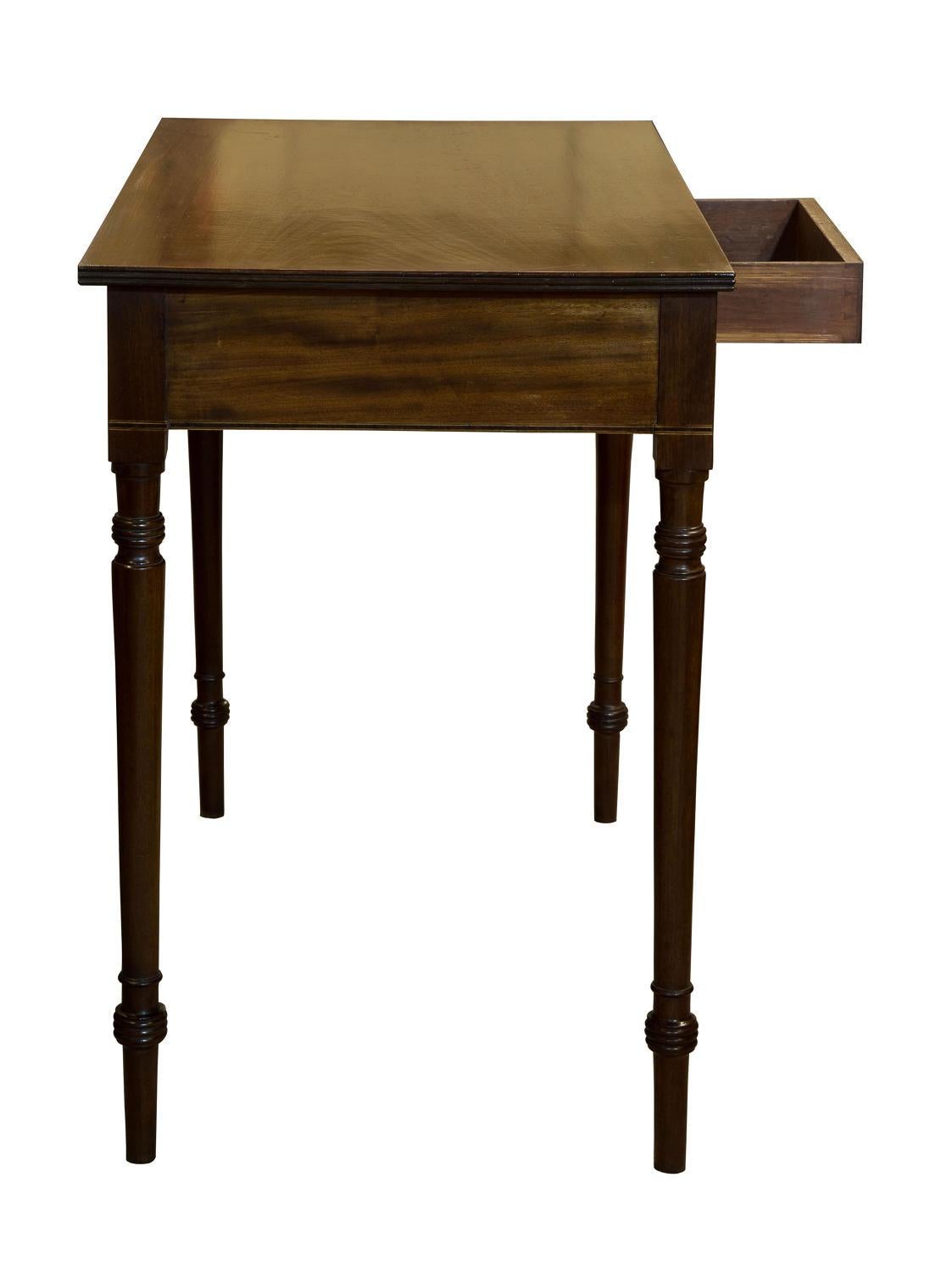 English 18th Century Mahogany Side Table with Drawer, circa 1790 For Sale
