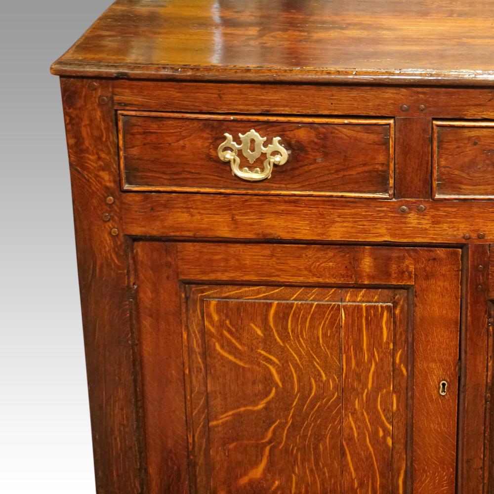 18thc. oak dresser base In Good Condition For Sale In Salisbury, GB