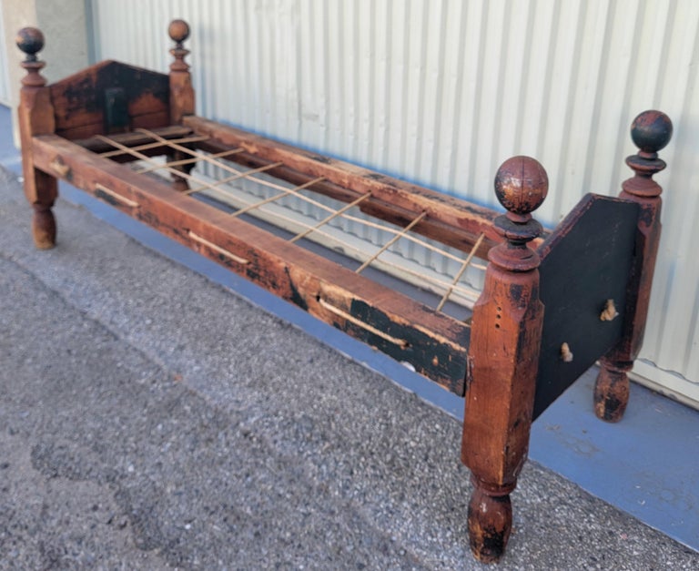 18th C Original Painted Hired Hands Bed / Settee For Sale 1