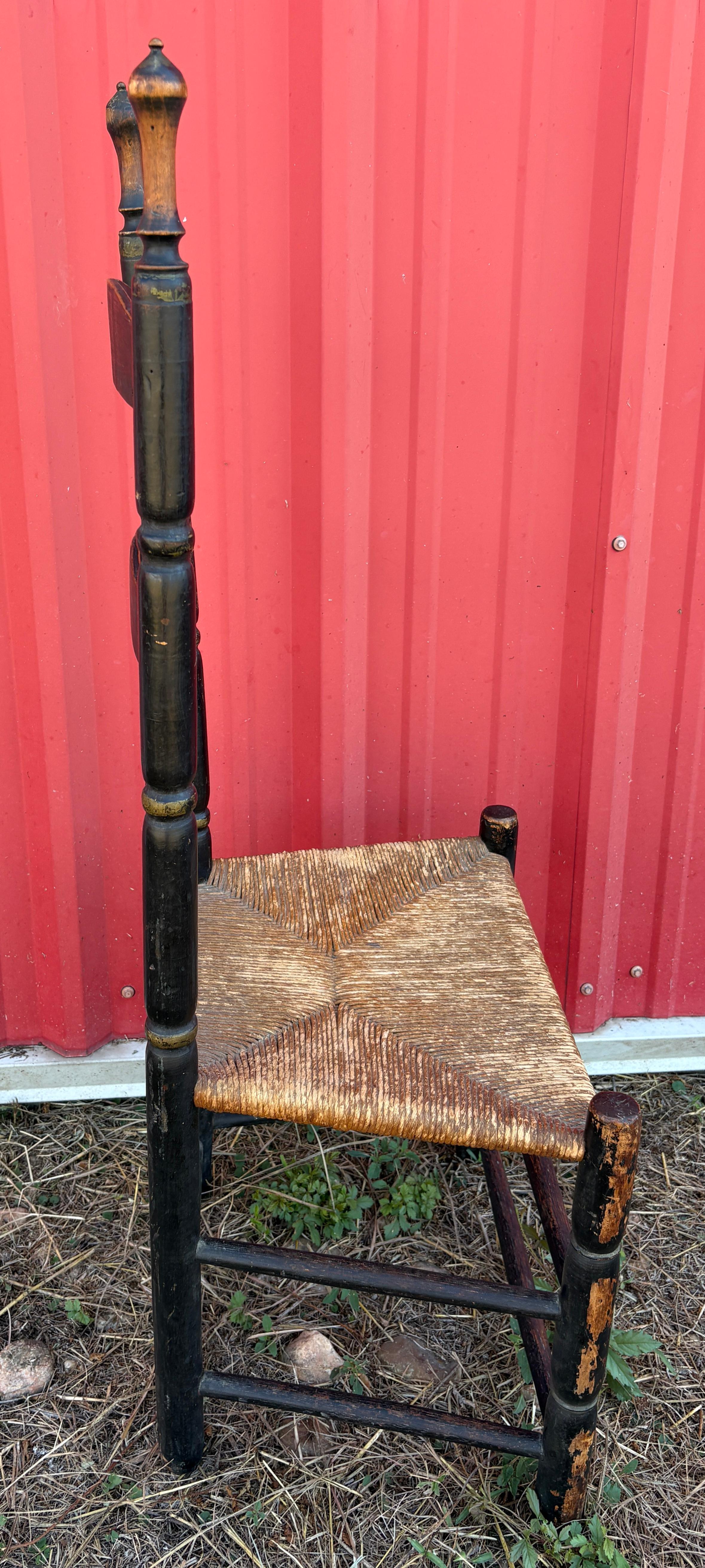 18Thc Original Painted ;Ladder Back Chair (amerikanisch) im Angebot