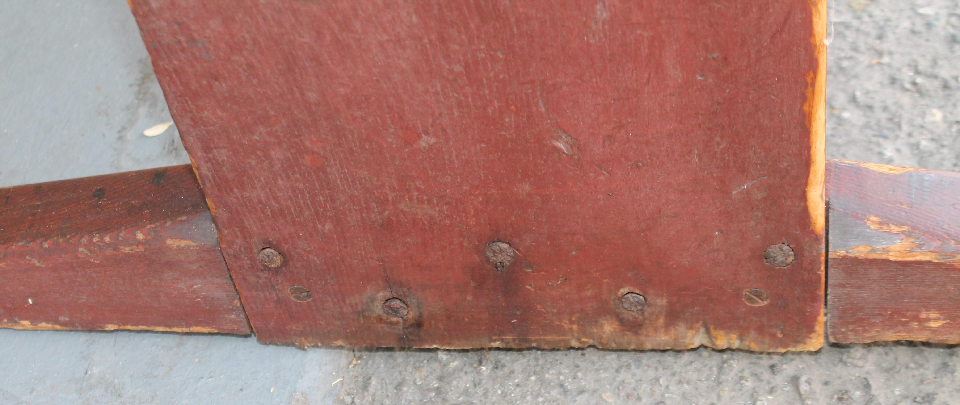 18th Century Original Red Painted Hutch Table In Good Condition For Sale In Los Angeles, CA