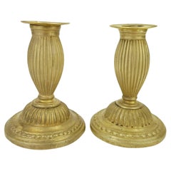 Paar Louis XVI Kamin-Kerzenständer aus vergoldeter Bronze/Kerzenhalter aus dem 18. Jahrhundert