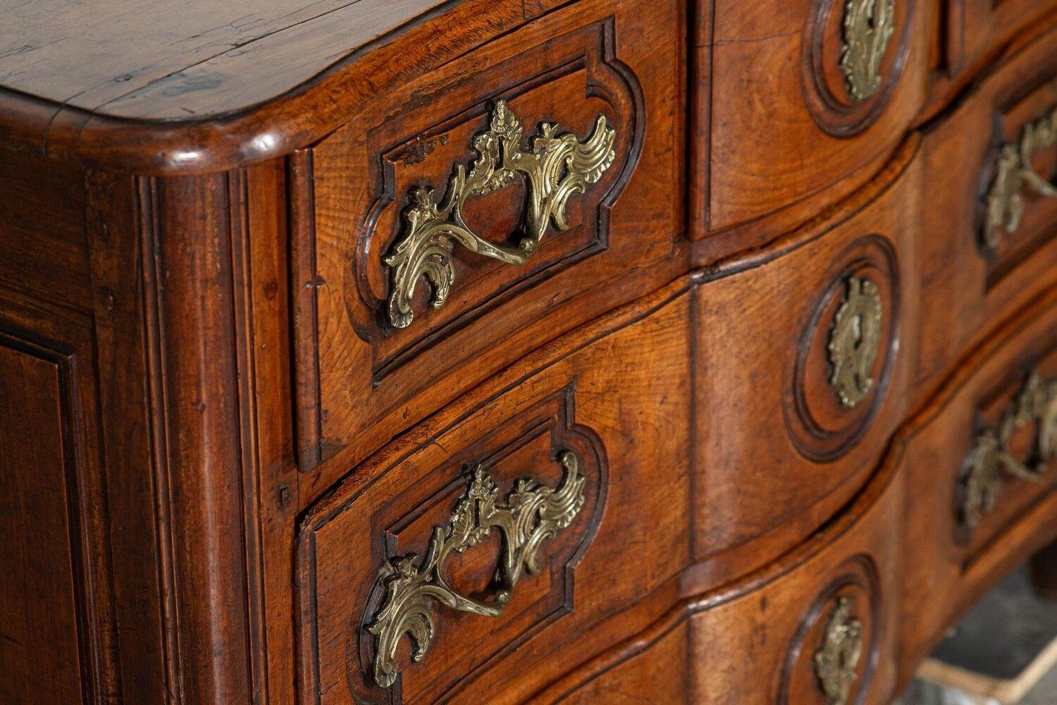 18thC Provincial Louis XV Fruitwood Serpentine Commode For Sale 7