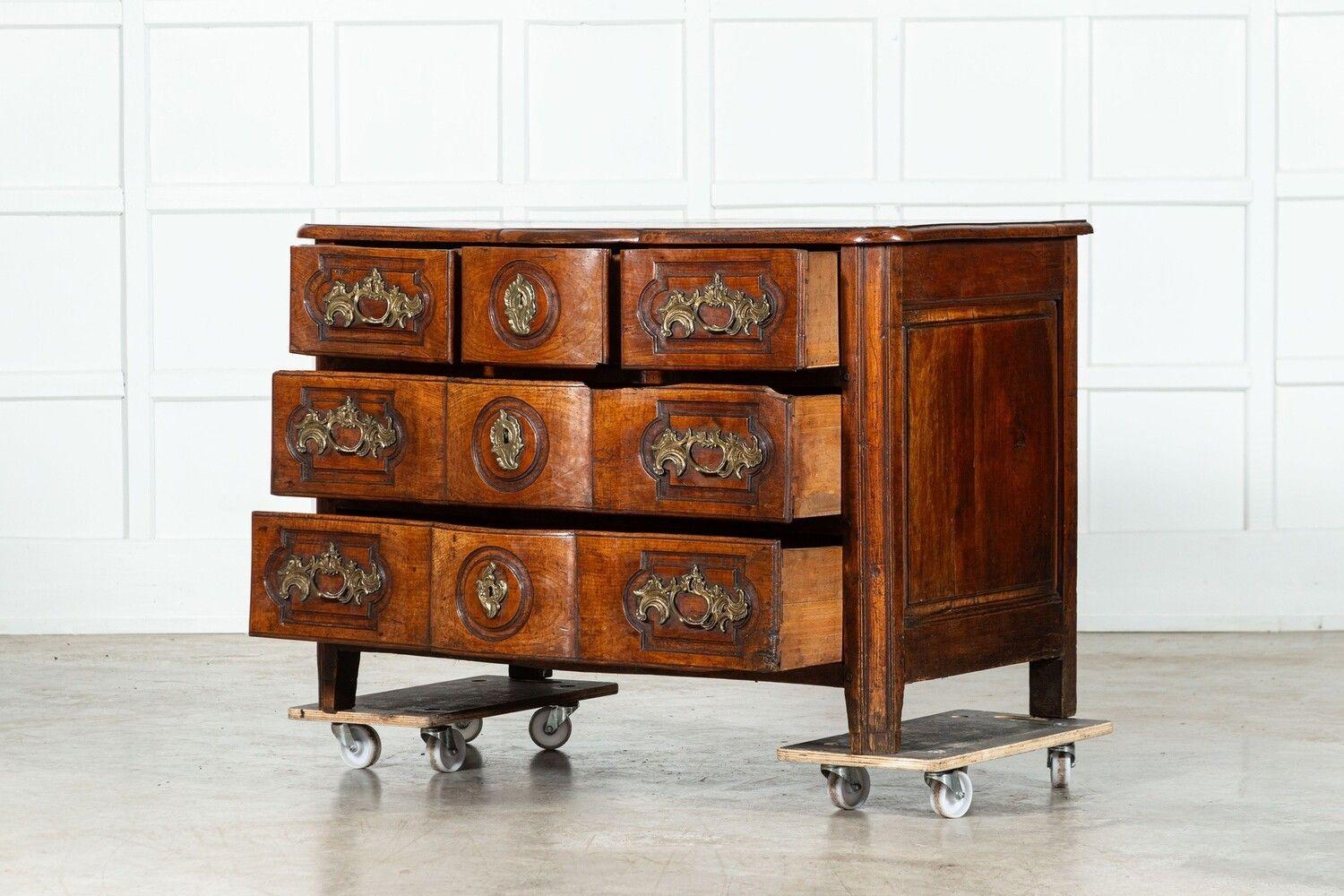 18thC Provincial Louis XV Fruitwood Serpentine Commode For Sale 1