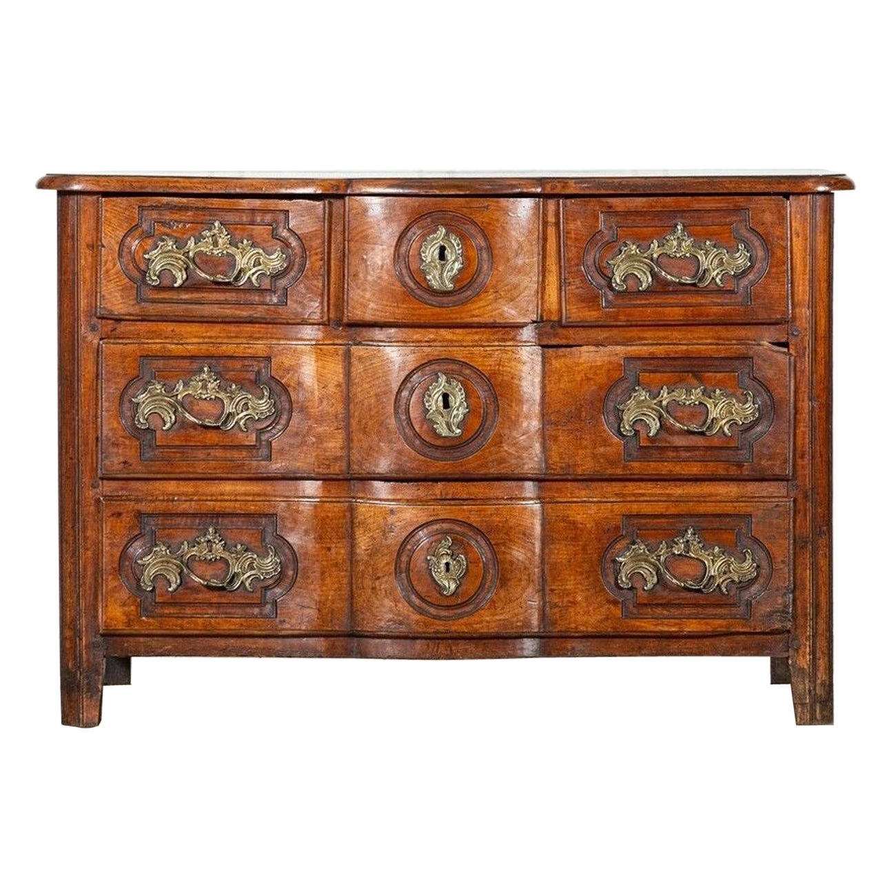 Commode serpentine en bois fruitier Louis XV du XVIIIe siècle en vente