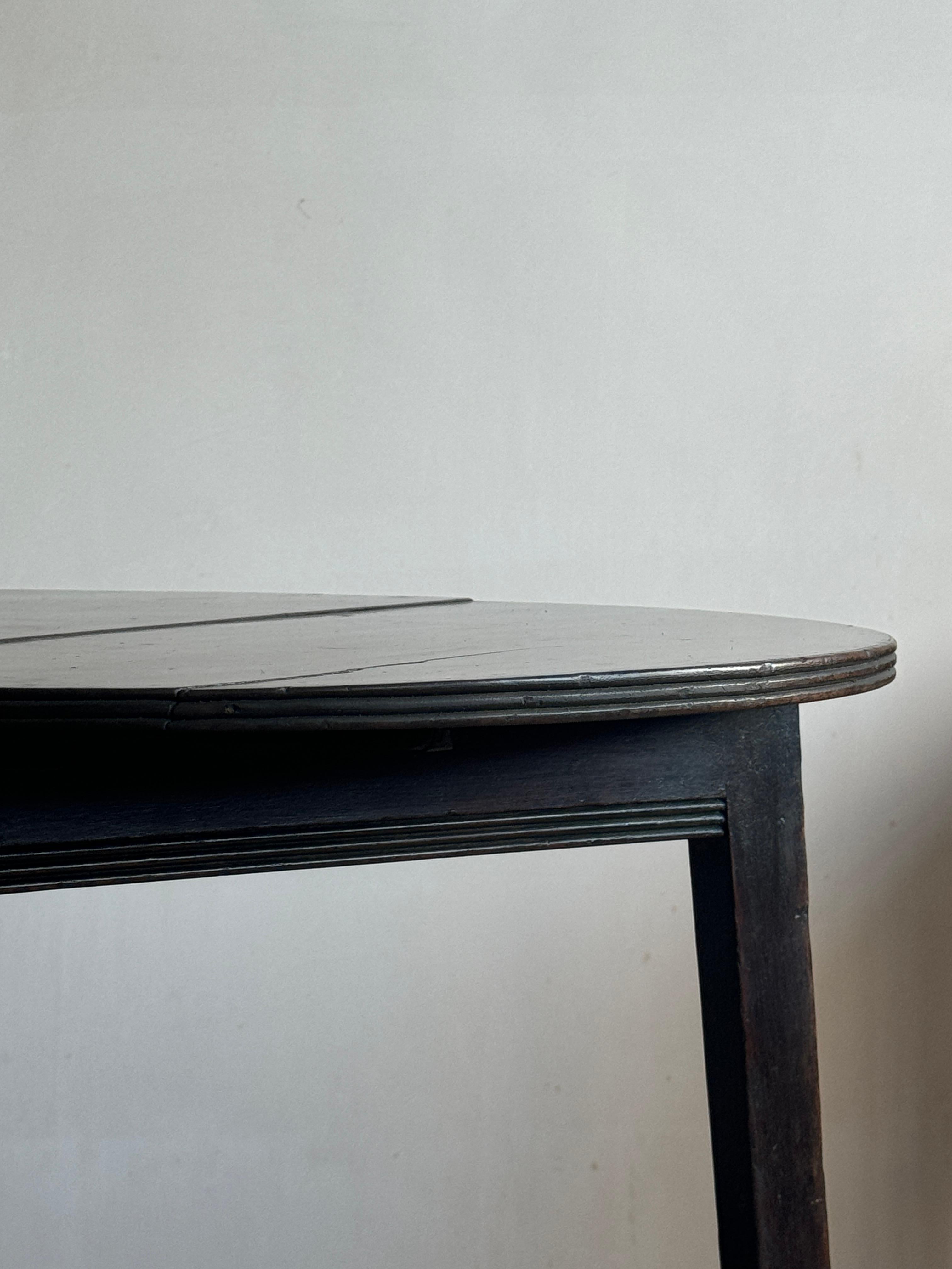 18thC Walnut Cricket Table 4