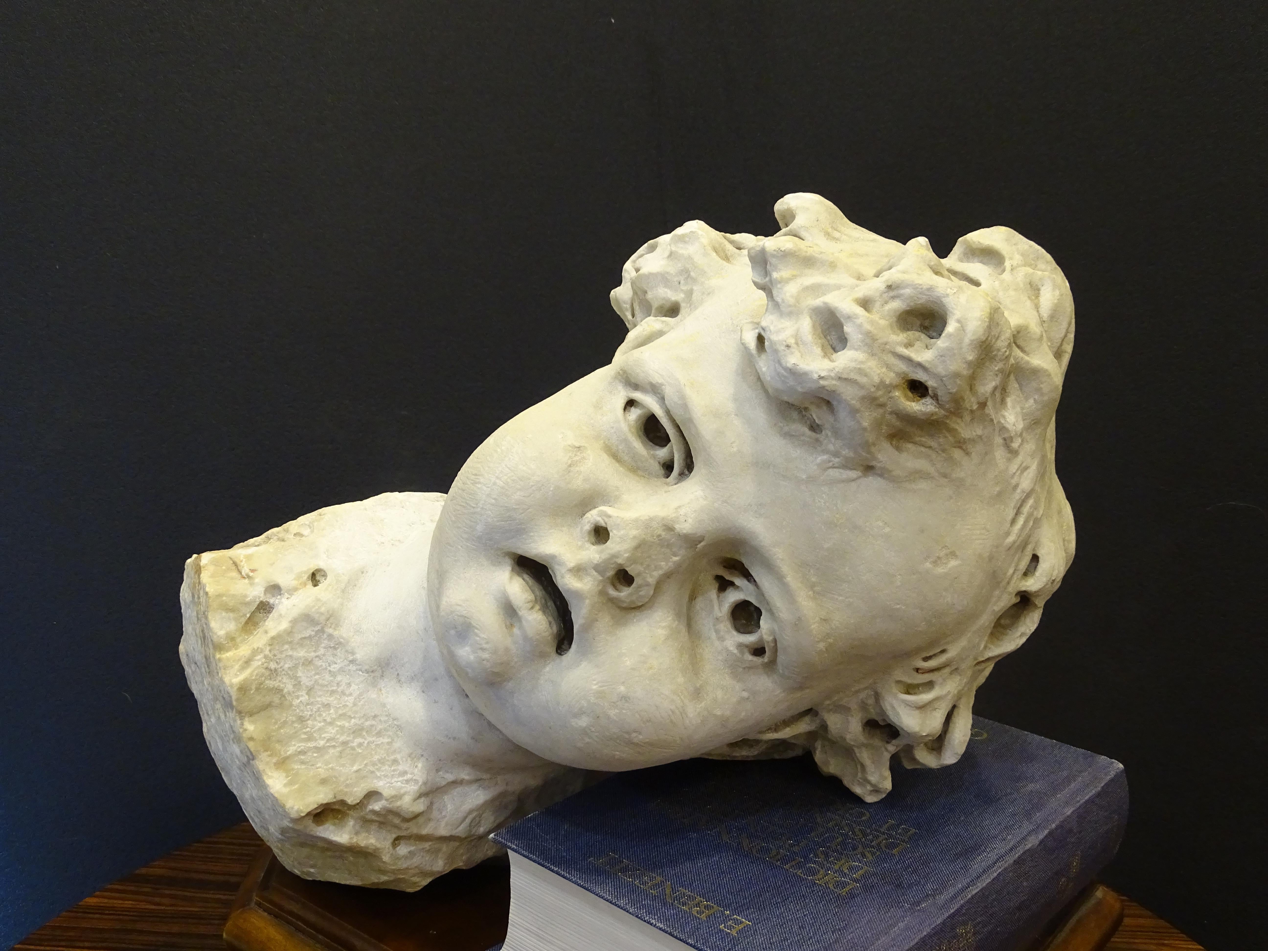 Baroque Buste d'enfant italien en marbre blanc du 18ème siècle, Carrare en vente