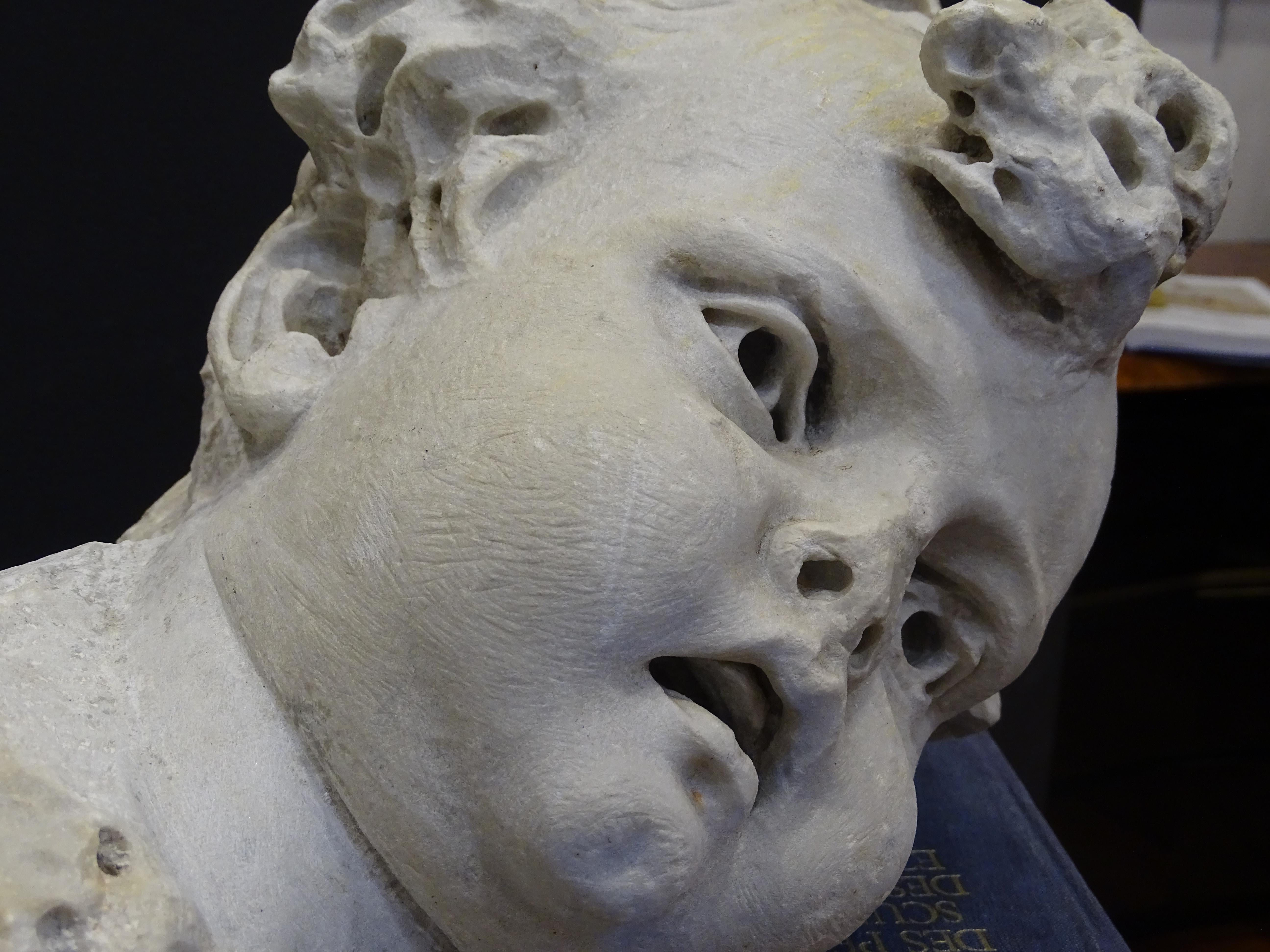 Buste d'enfant italien en marbre blanc du 18ème siècle, Carrare en vente 2