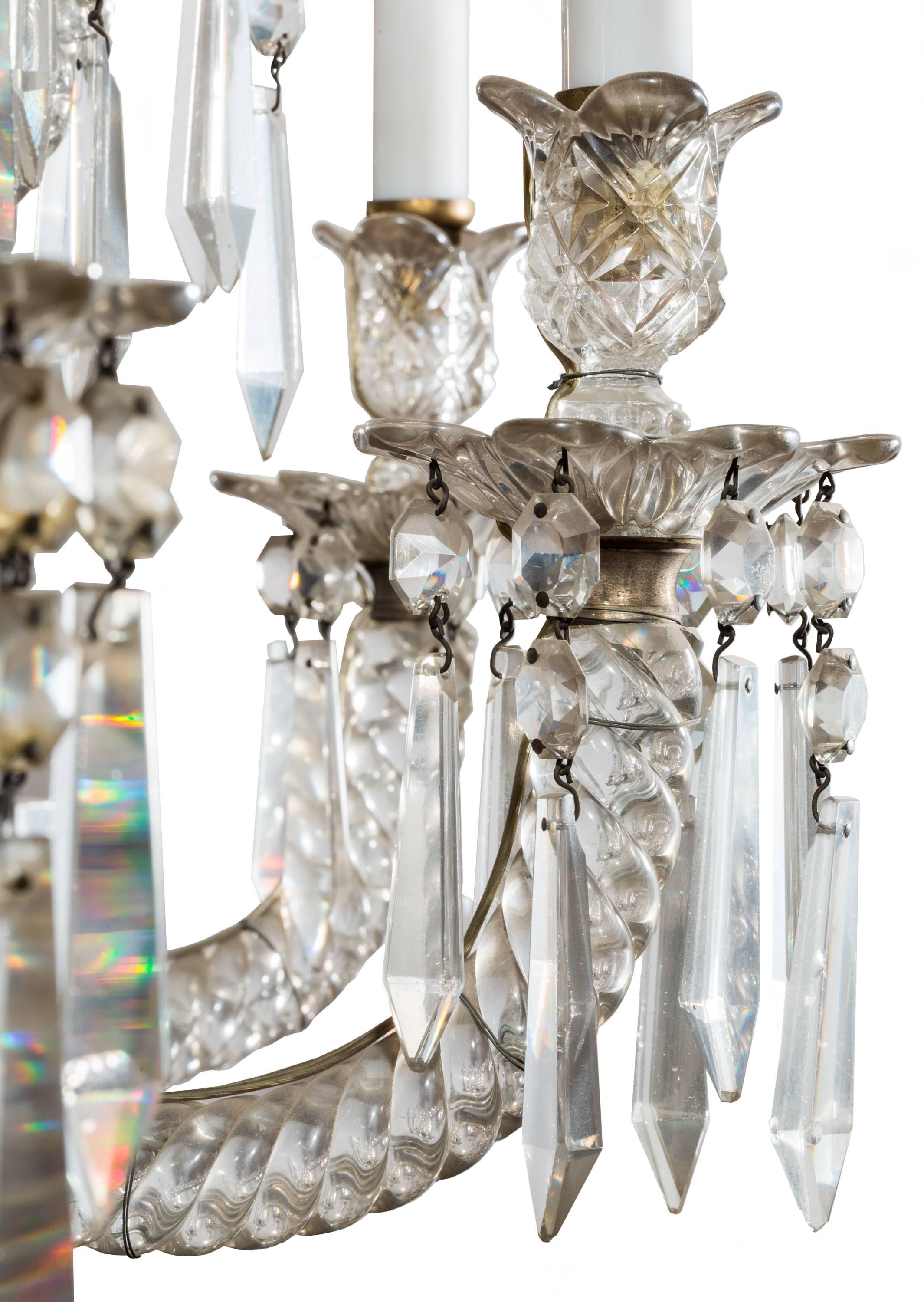 Français Lustre ancien en cristal et verre de Baccarat du 19e siècle, de style néoclassique, à 36 Lights en vente