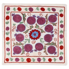 Couvercle de coussin décoratif Suzani en soie brodée d'Ouzbékistan 18"x18".