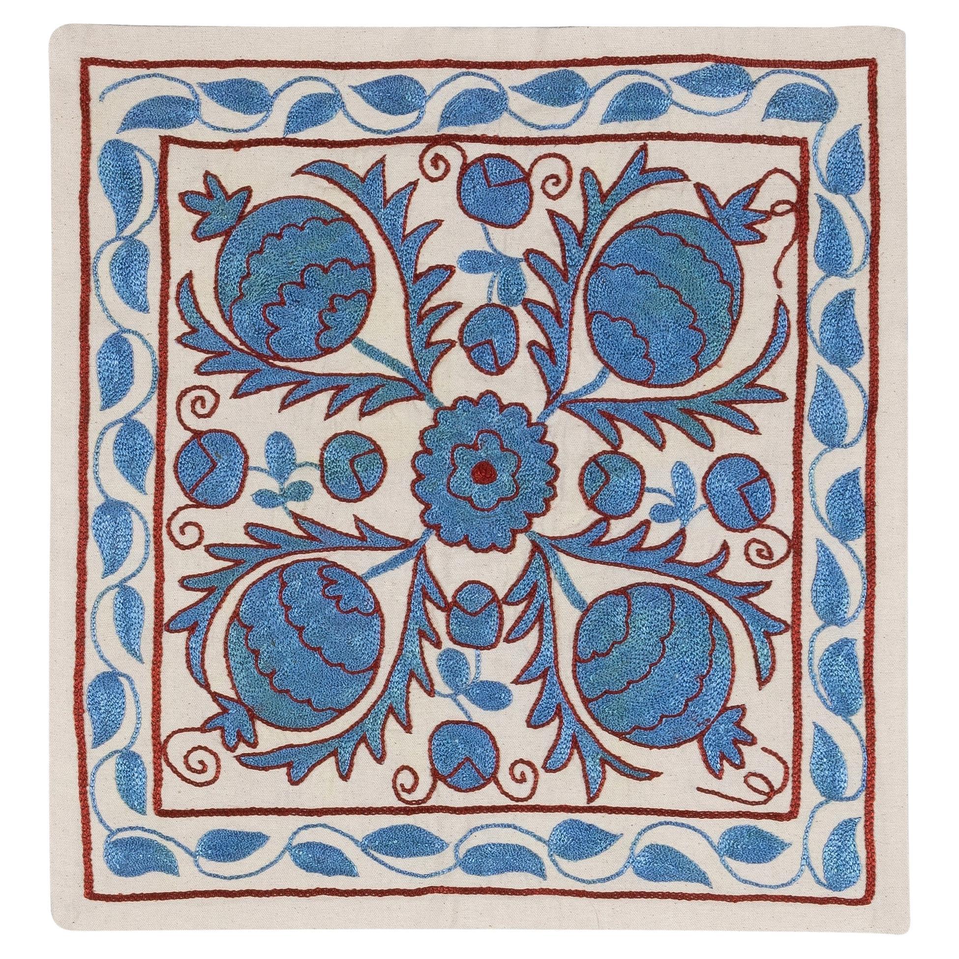Housse de coussin à motif floral en soie brodée, coussin en dentelle ouzbek Suzani, 18 "x18".