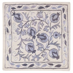 18 "x18" Handmade New Uzbek Silk Embroidered Suzani Cushion Cover in Cream & Blue