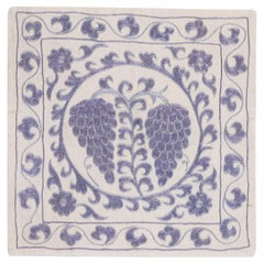 Besticktes Kissen 18" x 18" Quadratischer Spitzen-Kissenbezug. Blaues & cremefarbenes Toss-Kissen