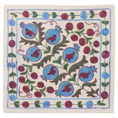 18 Zoll x 18 Zoll Neues traditionelles uzbekisches Seidenkissen mit Stickerei, quadratisches Spitzenkissen